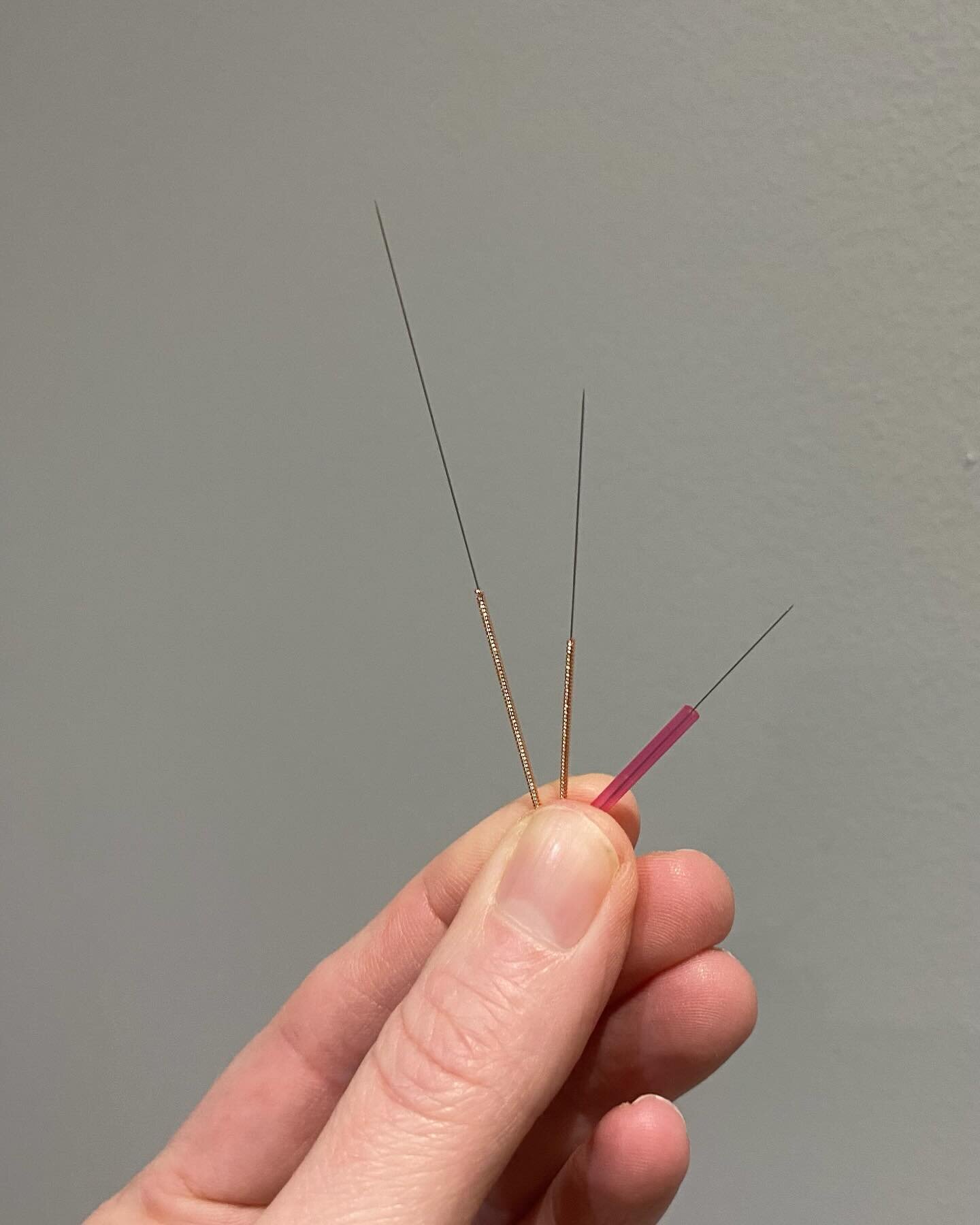 ☽ TINY NEEDLES☽

Let&rsquo;s talk about acupuncture needles&hellip;.

I often get asked &ldquo;How big are the needles?&rdquo;

Acupuncture needles are extremely fine, as fine as a hair! 
I use needles that are 0.20mm or 0.16mm wide&hellip;.so tiny! 