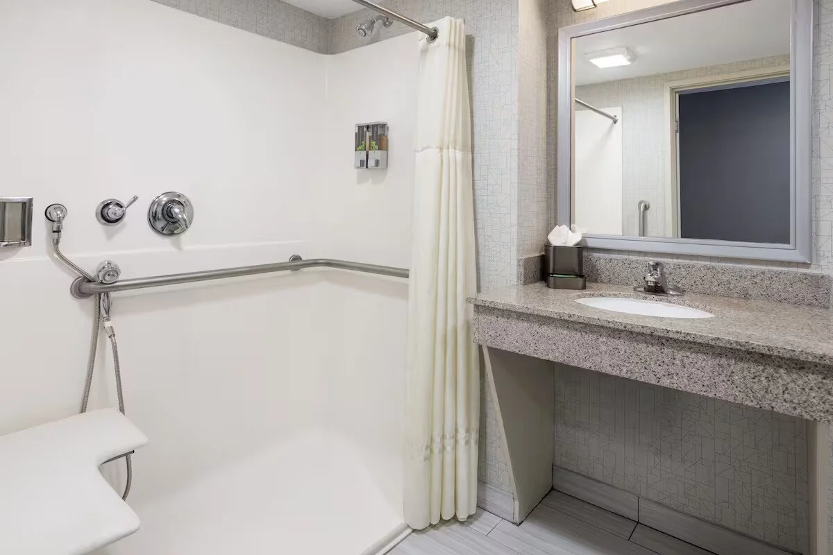 58920_accessible_shower_1_converted.jpg