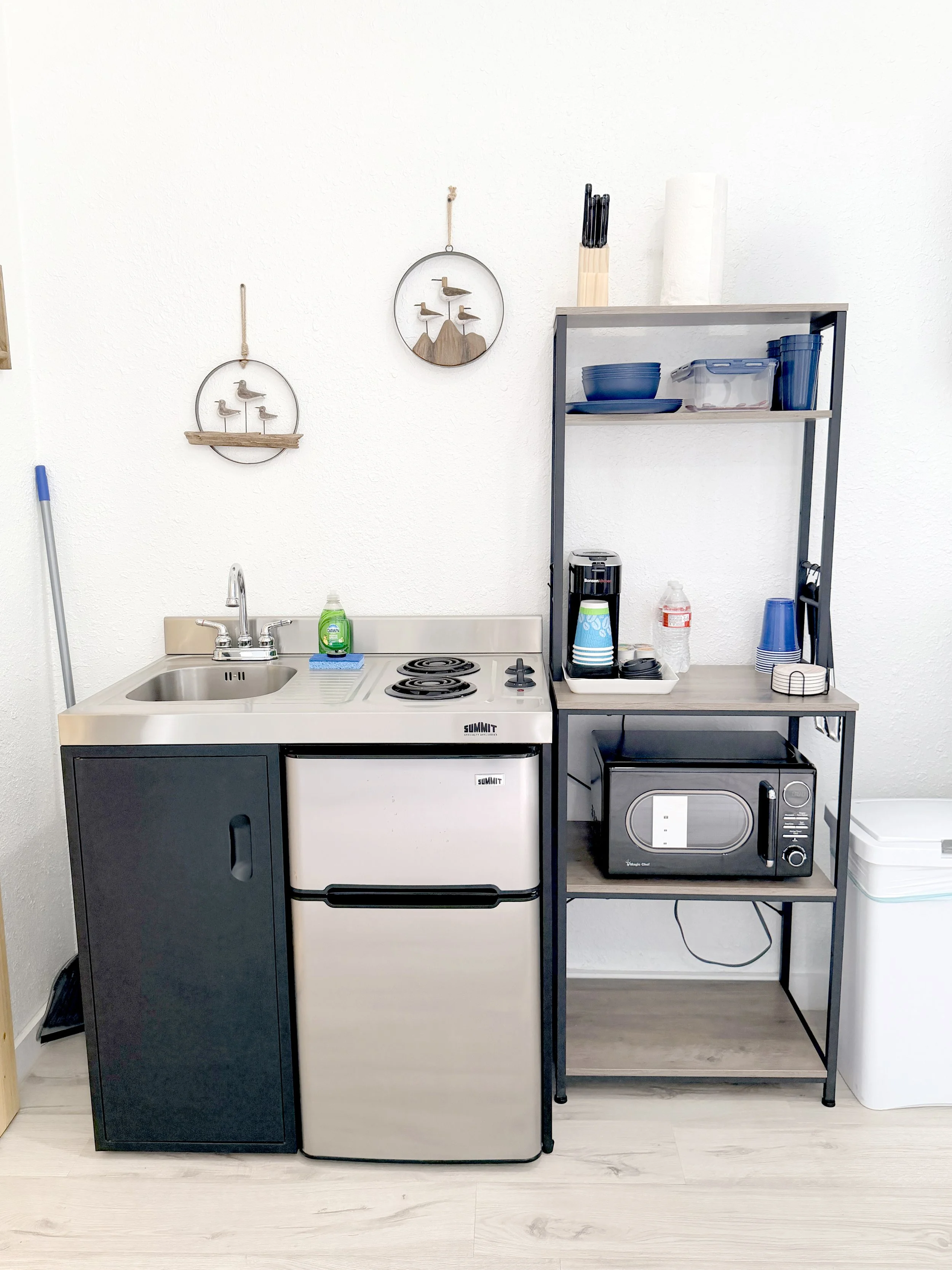 tropical sea cabin kitchenette2.jpg