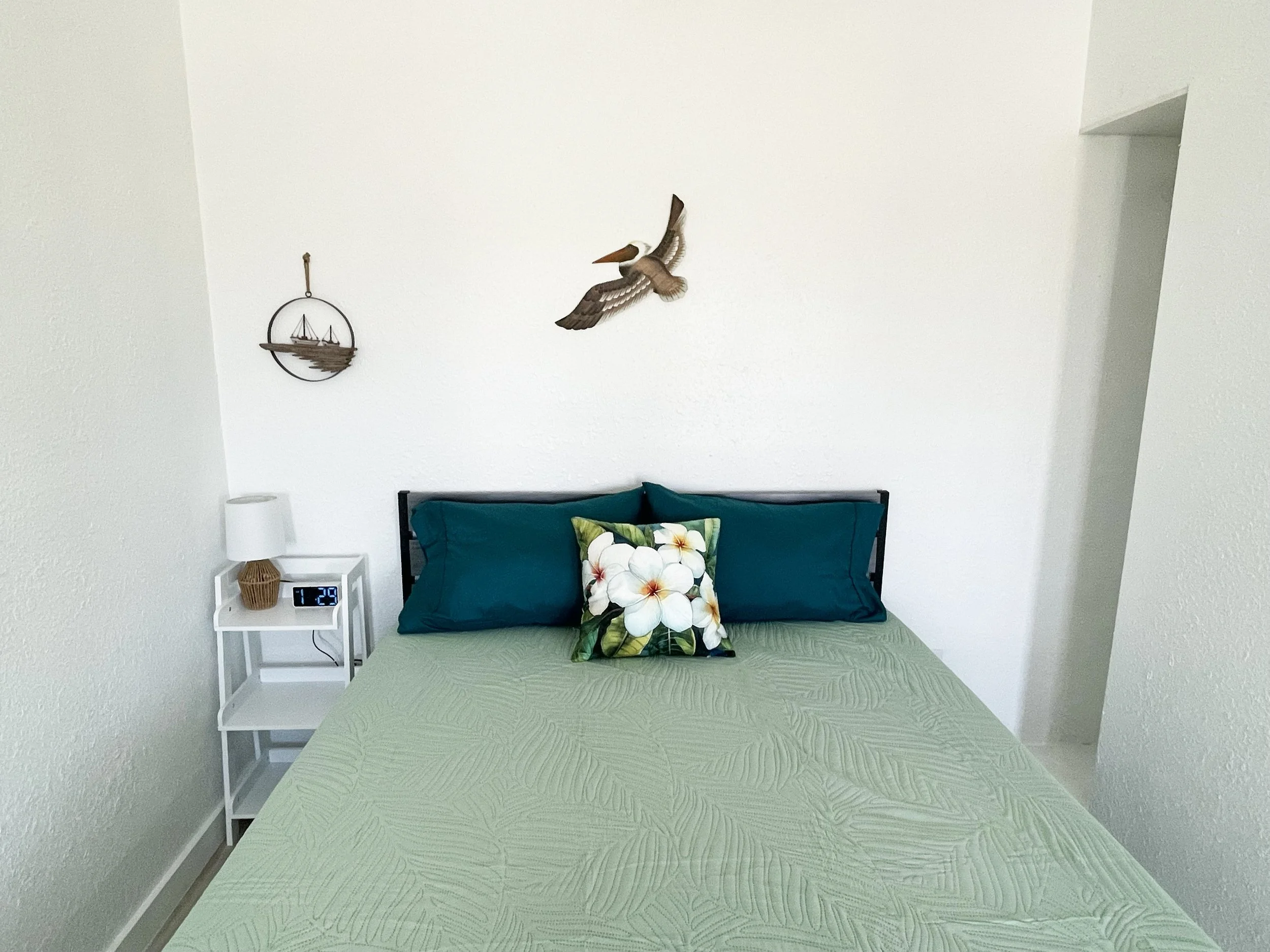 tropical sea cabin bed area 2.jpg
