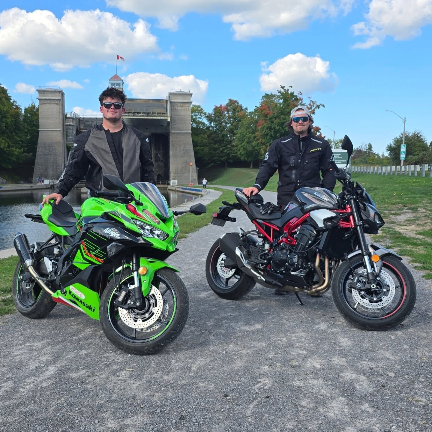 Hey MWR, Snowcity Cycle Marine, Canadian Kawasaki race fans.  I'm in the middle of test riding the new Kawasaki Z900, and am in love with it.  What a machine.  Great ride today with my bro Josh on our Kawasaki ZX400RR. @canadiankawasaki @snowcitycycl