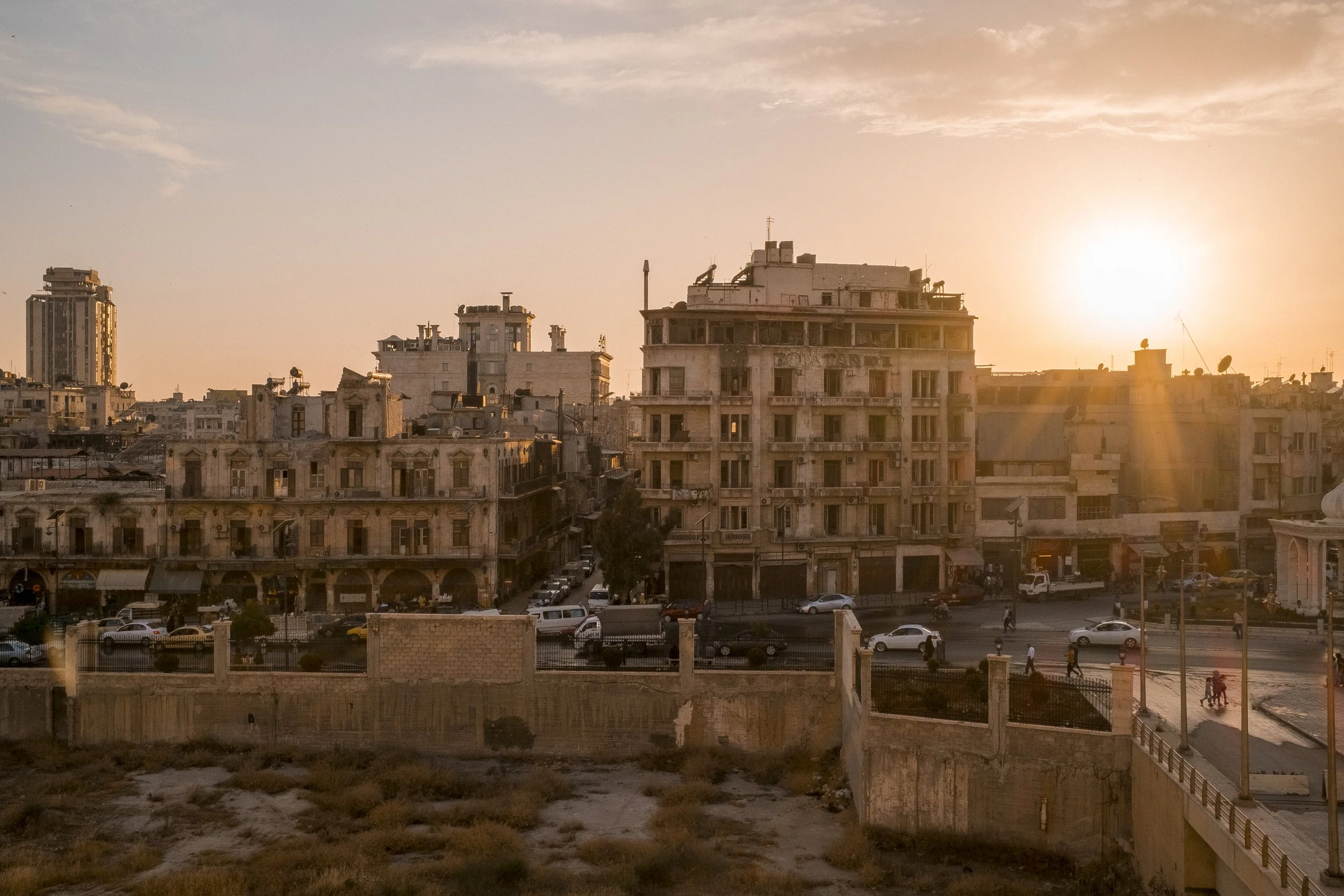 Housing in Aleppo has been severely damaged by years of war and by the earthquake. Many families face a basic problem: there is too little habitable housing, and few can afford to repair damaged apartments.