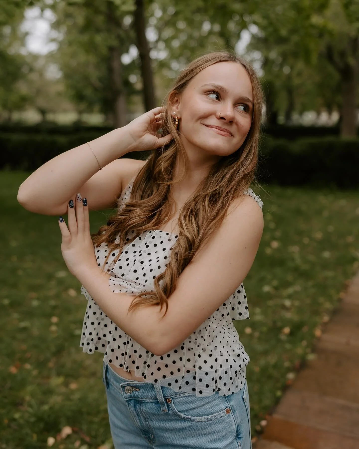 CAILEA!!! 🍁🍯🍂✨

Senior photos for Cailea at all the best KC spots!! She braved the drizzle &amp; they are the perfect fall pictures 🥰🥰