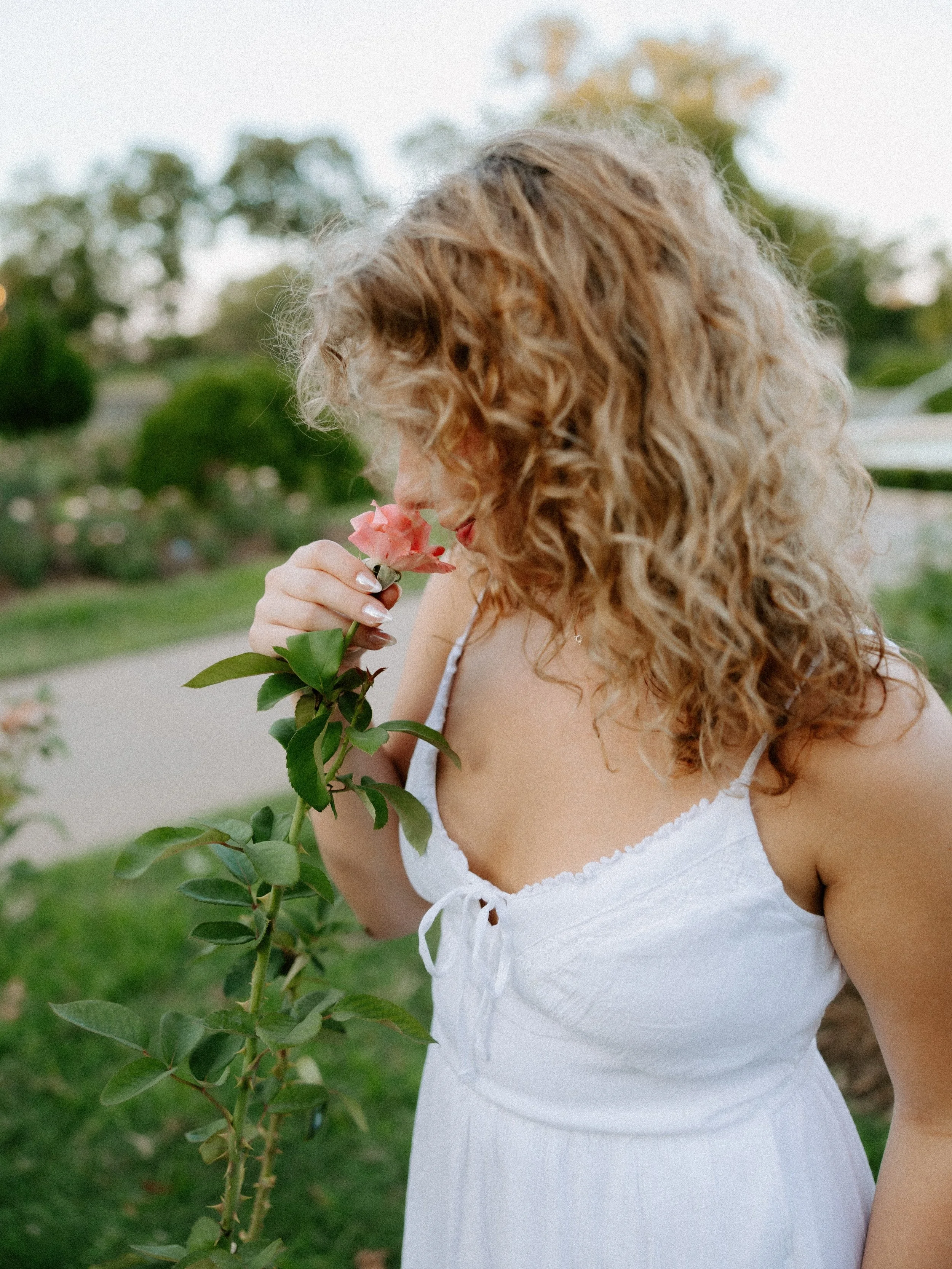 A Loose Park senior session never disappoints!!!🌹✨

I had such a fun time creating with Molly. I love sessions where we just get to hang out + bounce ideas off each other creating photos. Our night was that + more, the photos couldn&rsquo;t have tur