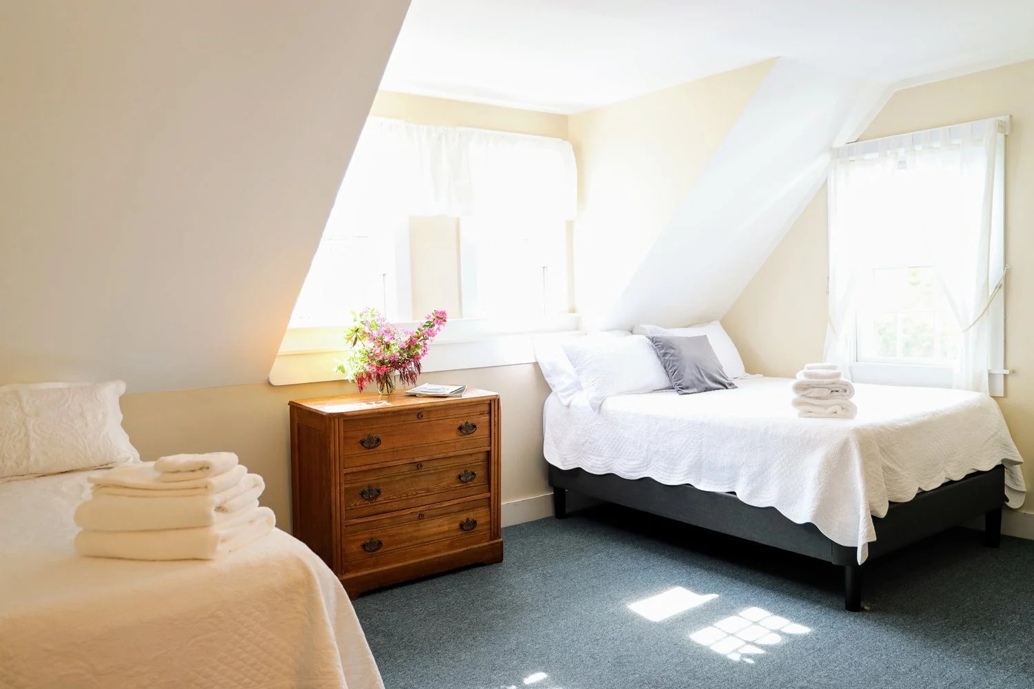 An image of a room at the guest house.