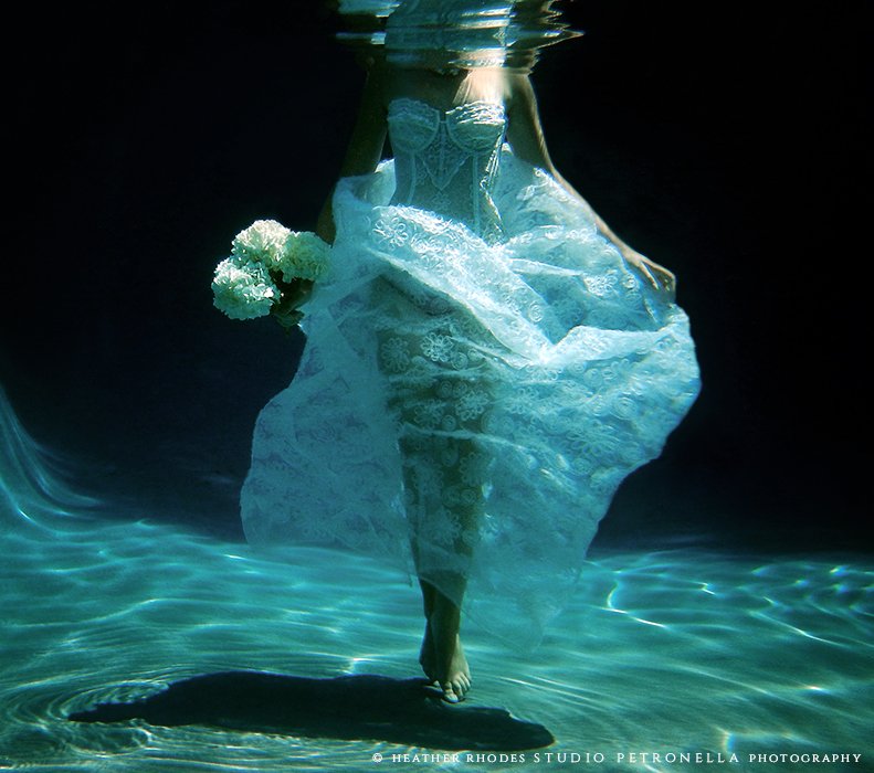 underwater+bride+3+©+2015+heather+rhodes+studio+petronella+all+rights+reserved-1.jpg
