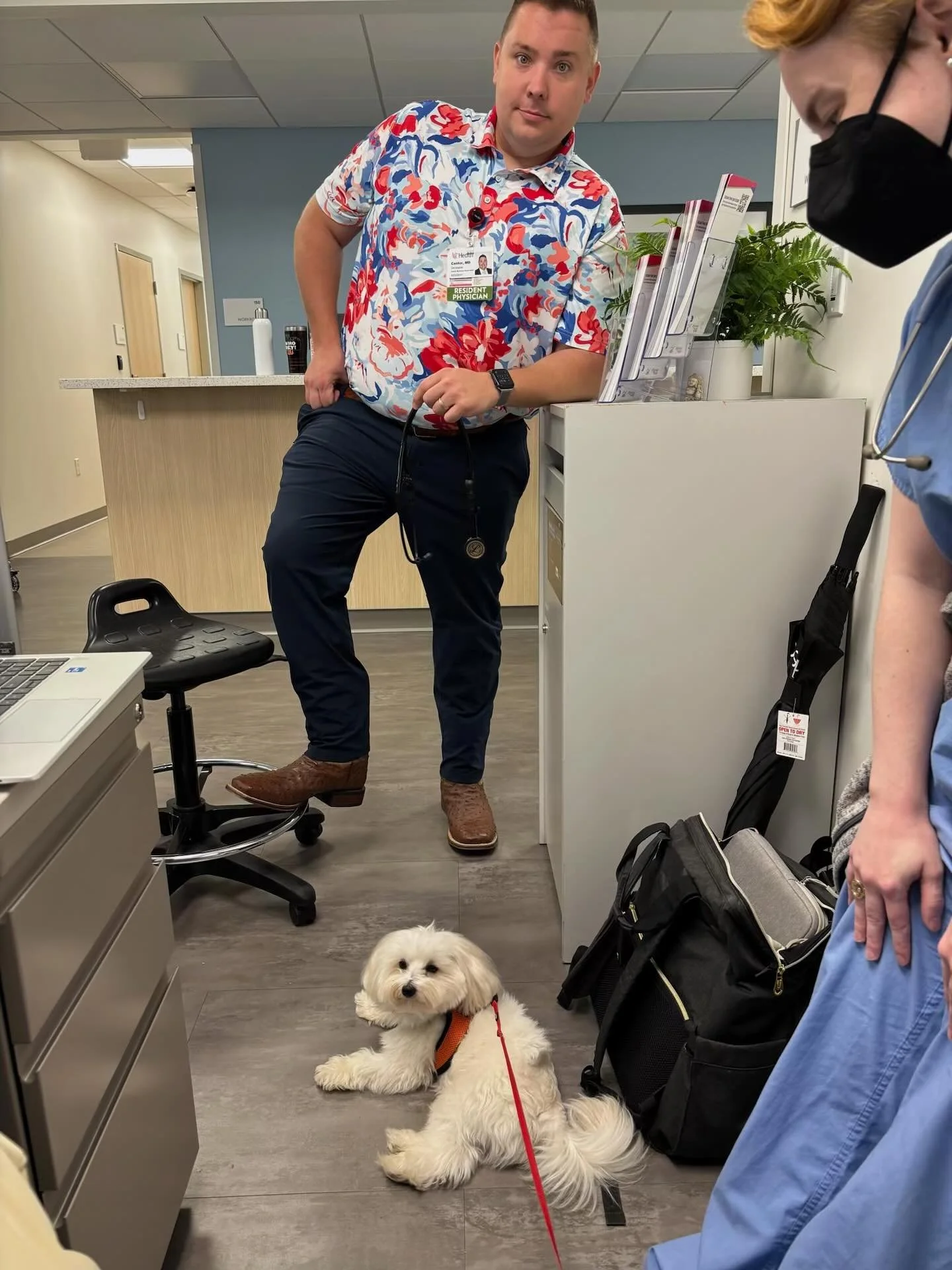 Dogtors orders- pawsitive visits from our special guest in clinic Joe burrow 🐾 with our residents Dr. Castor, Dr. Watson and Dr.Leesman
#familymedicineresidency #familymedicineresidents #familymedicineresidents #familymedicinepractice #residency
