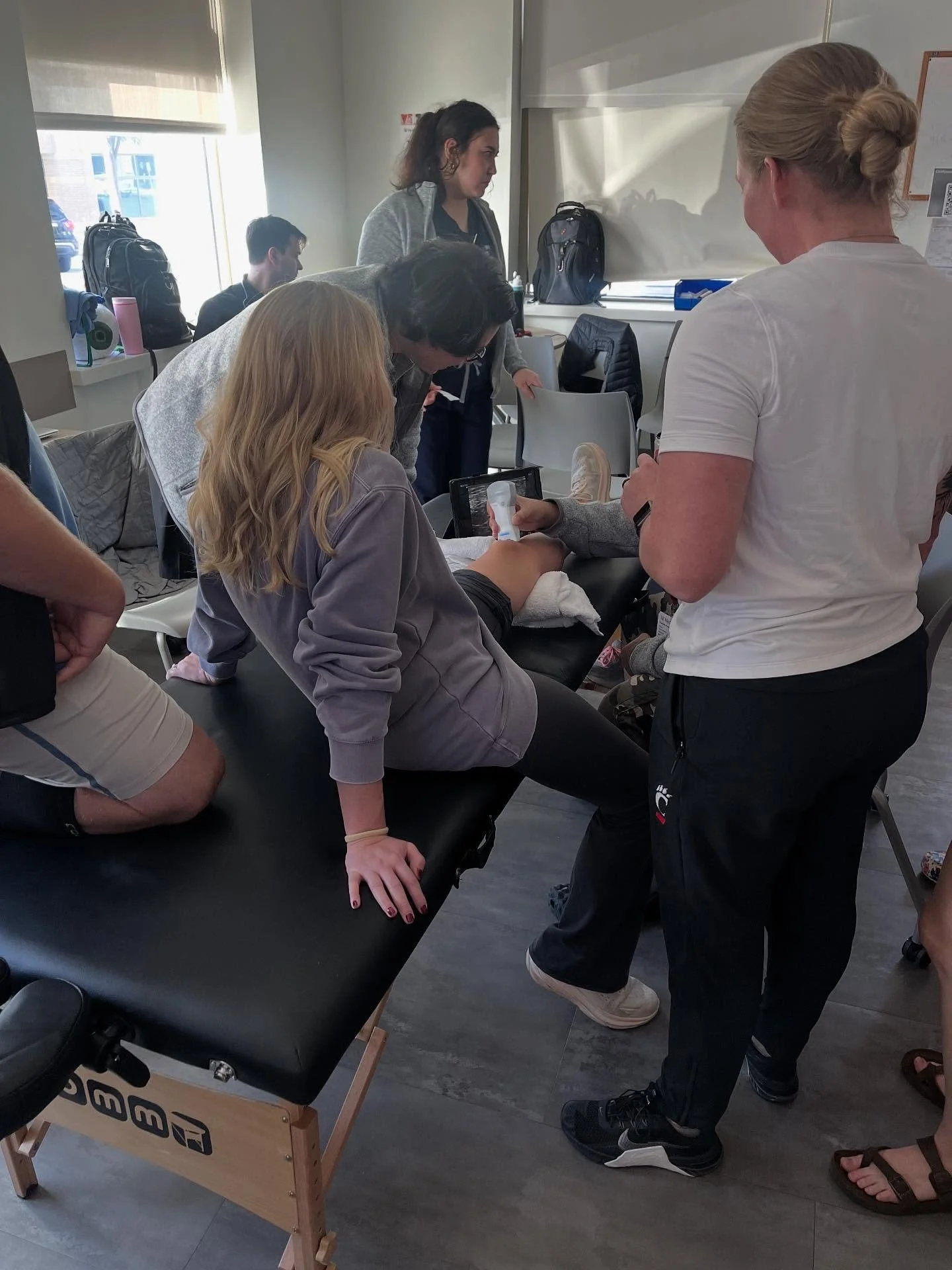 Our residents practicing with Dr. Kallenborn in MSK didactics, this past week we worked on reviewing the knee exam, OMT review and knee poc ultrasounds
#familymedicineresidencyprogram #familymedicine #residentlife #residency #familymedicineresident