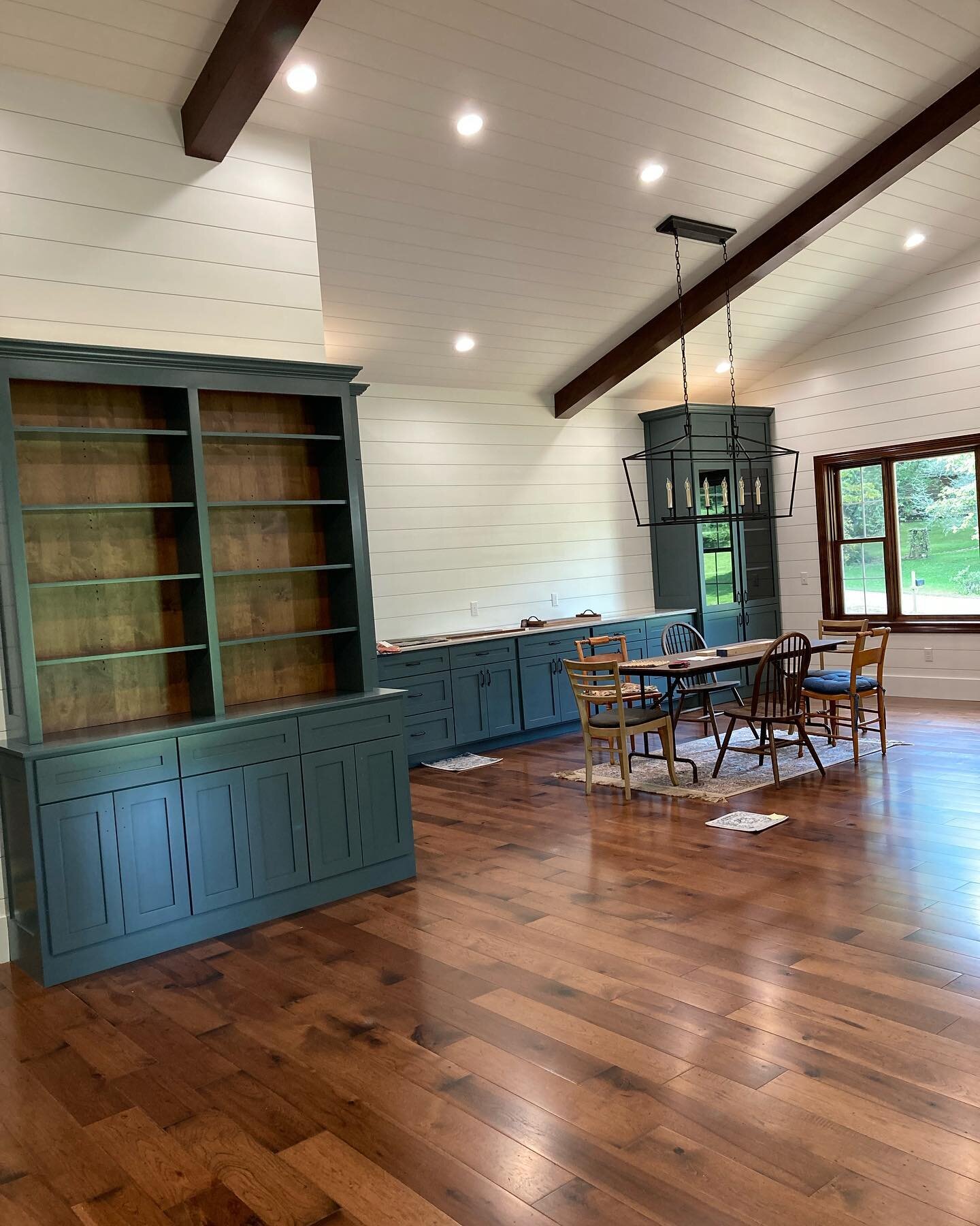 Coming along&hellip;.
#adittion #remodel #newconstruction #farmhouse #blues #neutrals #shiplap #beams custom