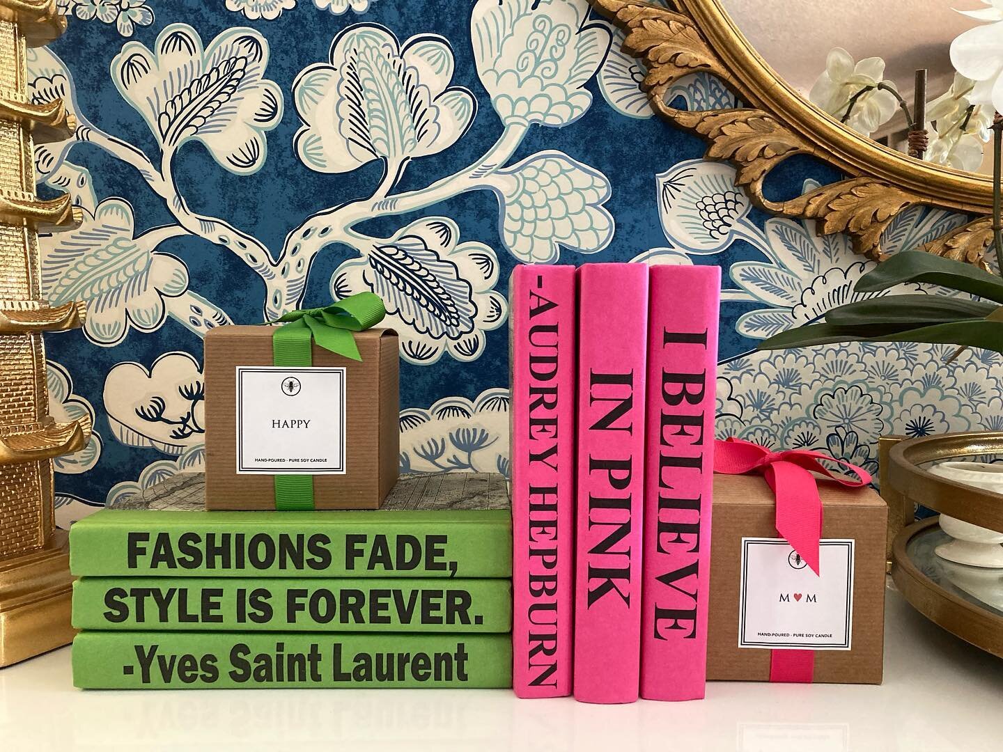 New books coming in&hellip;..
#bookdecor #colorfull #pink #green #decoration #sayings #fashion #coffetabledecor #bookecasedecor #acceent #alittlesomething