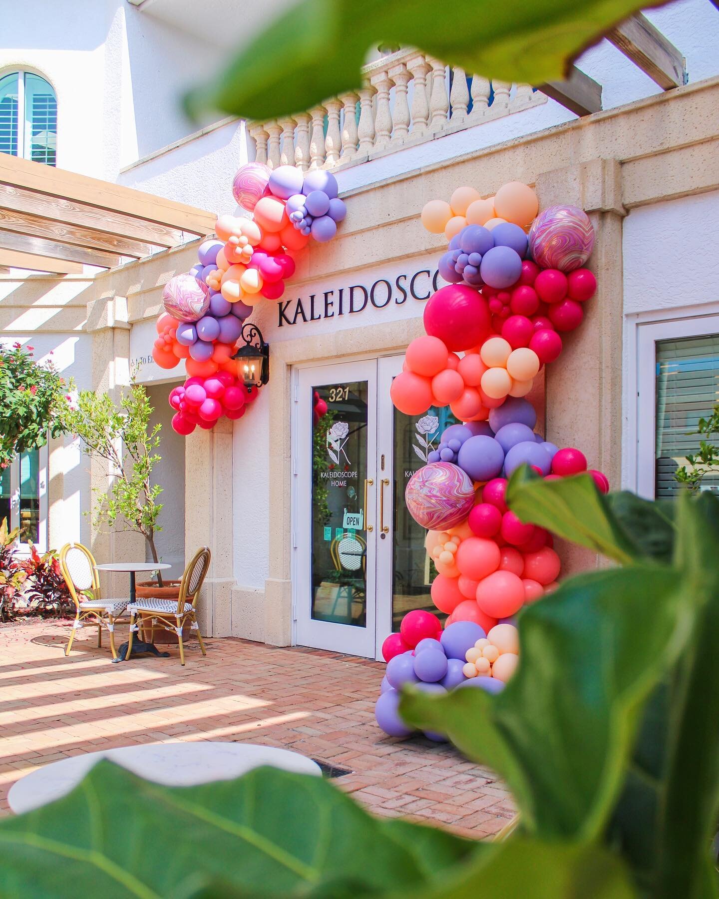 Mother&rsquo;s Day Weekend 💗

#storefrontballoons #balloongarland #balloonartist #naplesballoons #swflballoons #swfl #mothersdayballoons #mothersdayweekend #mama #mamasday