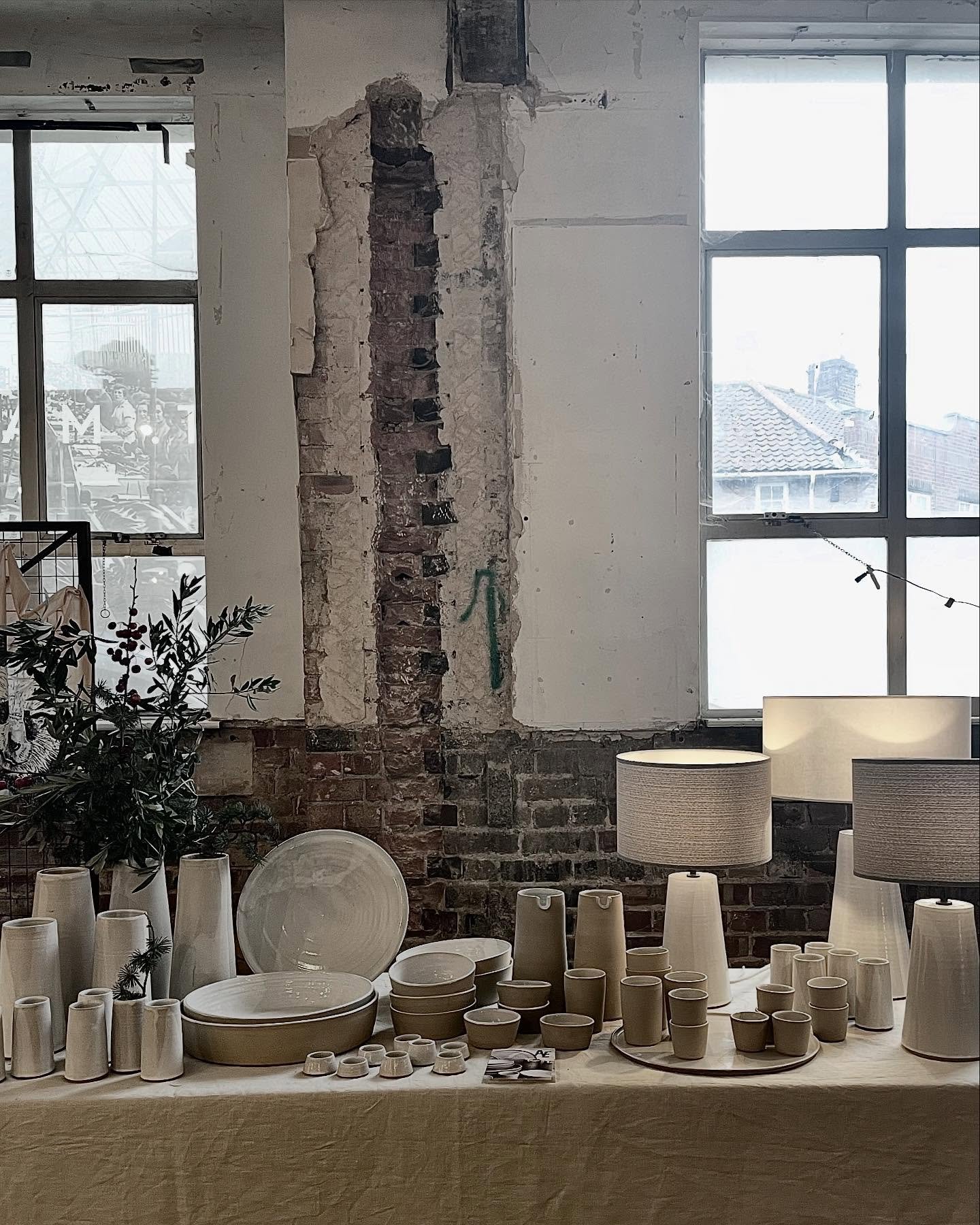 Thank you for having me @localmakersmarket 
Fantastic location &amp; met some wonderful people, customers &amp; other makers alike..
#christmas #christmasmarket #localmakersmarket #aaronnotelvisdesign #punchawceramics #handmade #smallbusiness #interi