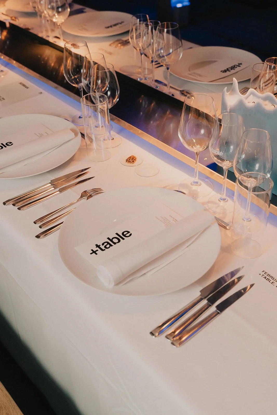 +TABLE_christine smeyers_PORT-BRUSSELS-2.jpg