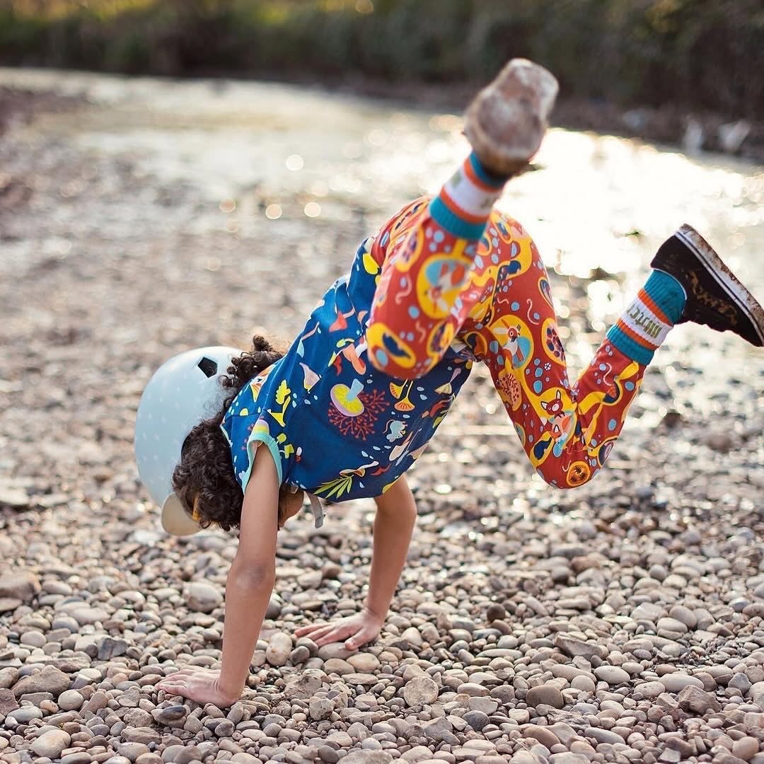 Clothes to play in! 
That&rsquo;s what I always aim to create! And bonus points when you get to look that cool in them 😎🤩

Beautiful pictures from @izacapturescolour 

Get your Merle Kids outfit at 30% off with code MERLE6 until next Friday (June 2