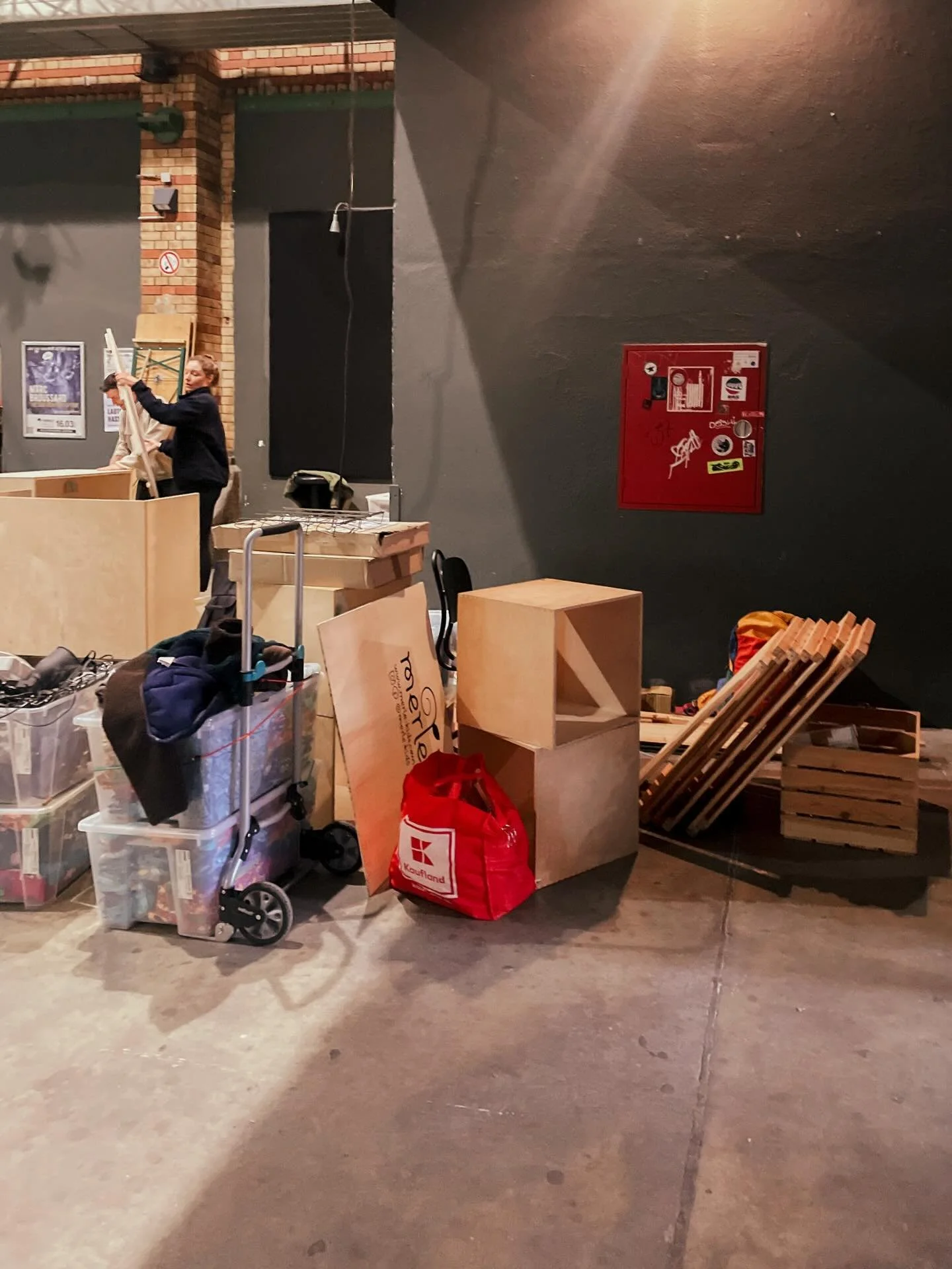 Leipziger aufgepasst! 
The alternative Christmas market at @werk2leipzig has just opened in my city, and I&lsquo;m so excited to be there 🥳🤶🏻😝
I&rsquo;m right in the entrance of Halle A so come and and say hi! For everyone who&rsquo;s not in Leip