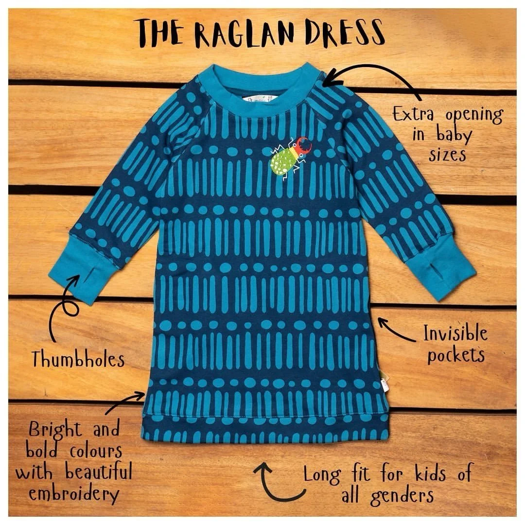 There are a few raglan dresses left in size 6-9 Mo/68-74 in both Honey Bee (magenta) and Stag Beetle (blue) designs, plus two Stag Beetle ones in the size 12-18 Mo/80-86! You can get them for just 11,89&euro; right now ☺️ that&rsquo;s 75% off! They c