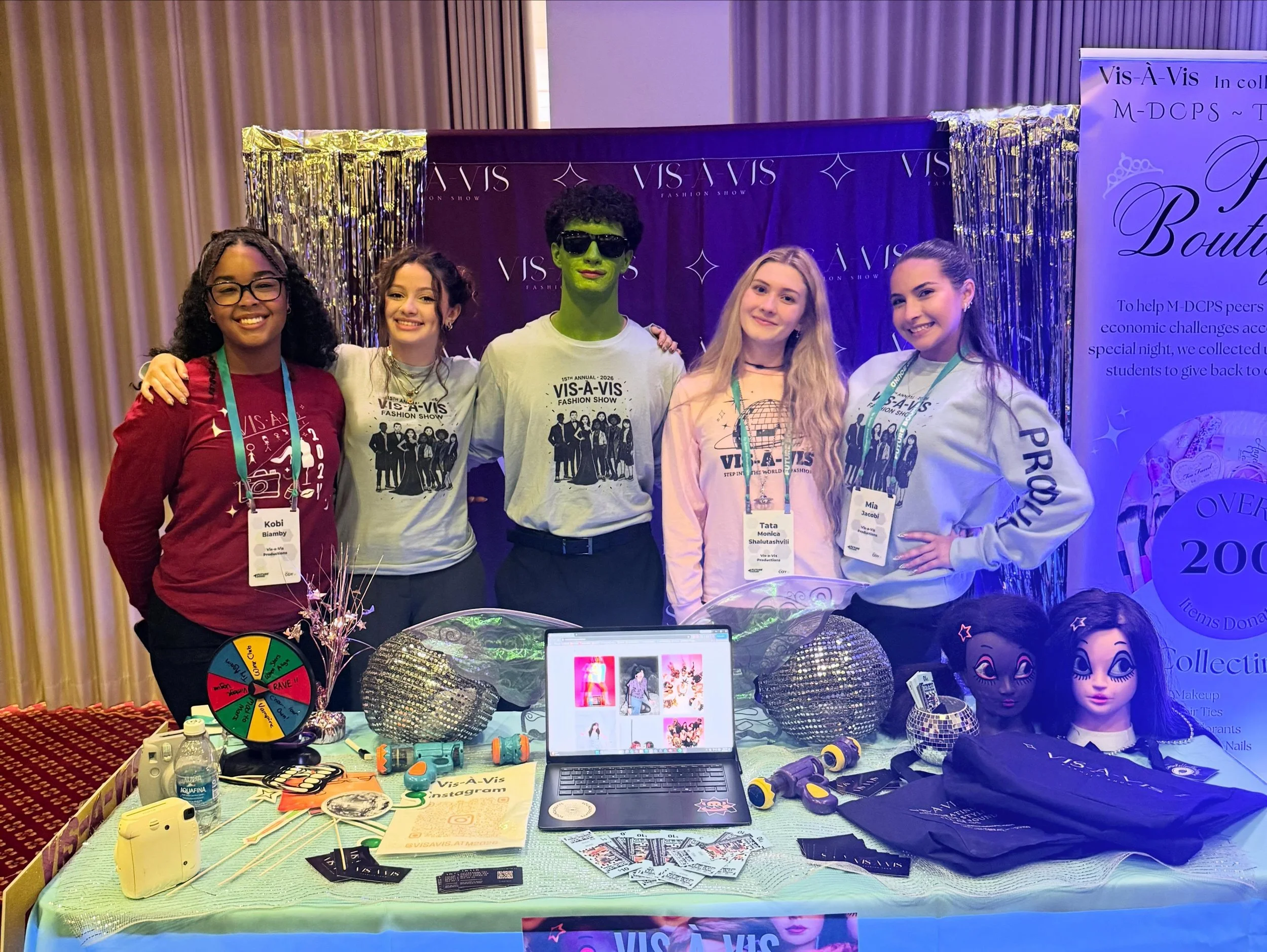 Trade Booth Vis-A-Vis.jpg