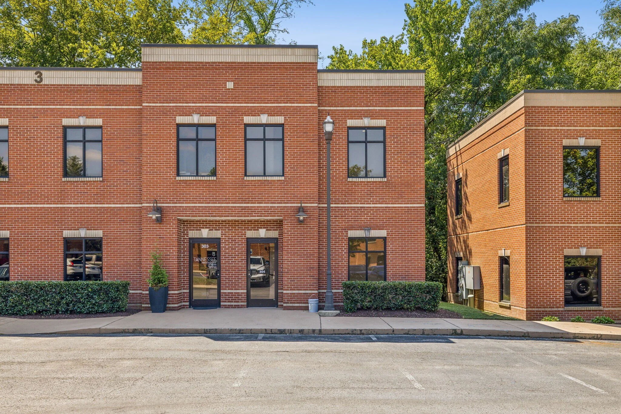 106-Mission-Ct-Franklin-TN-Building-Photo-2-LargeHighDefinition.jpg
