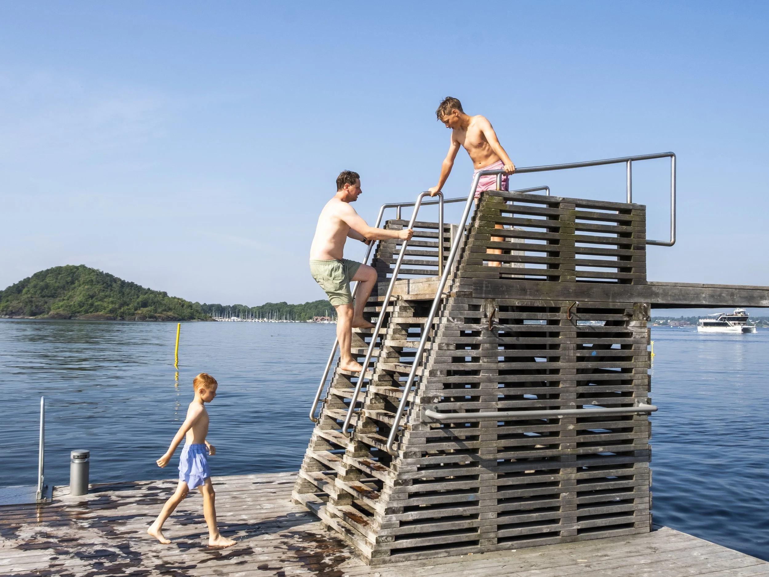 Tourists in Oslo on one of the hottest days of the year. 