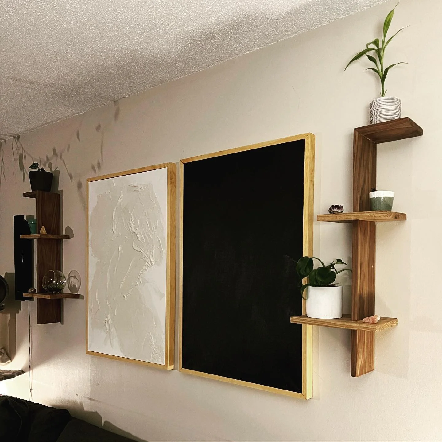 Some more custom shelves and this time with the addition of painting frames! 

#handywoman #diy #carpentry #handy #handyman #homeimprovement #womanownedbusiness #womenintrades #cooltools #giftideas #handmade #handtool #handtools #mitersaw #presentide