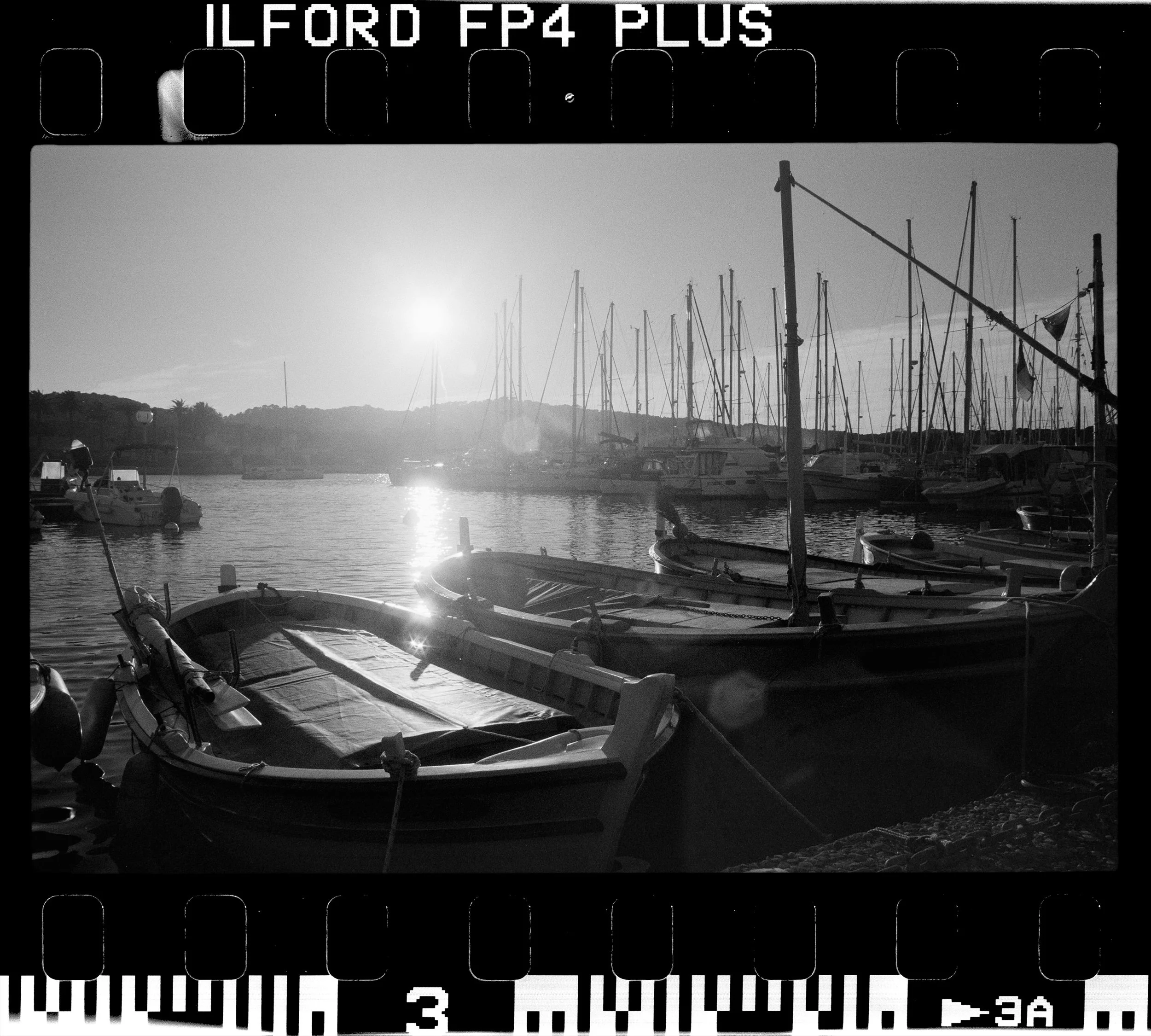 RFerand_BnW04_SRT101_FP4__RF_8542-Porquerolles - Winter 2014-HD.jpg