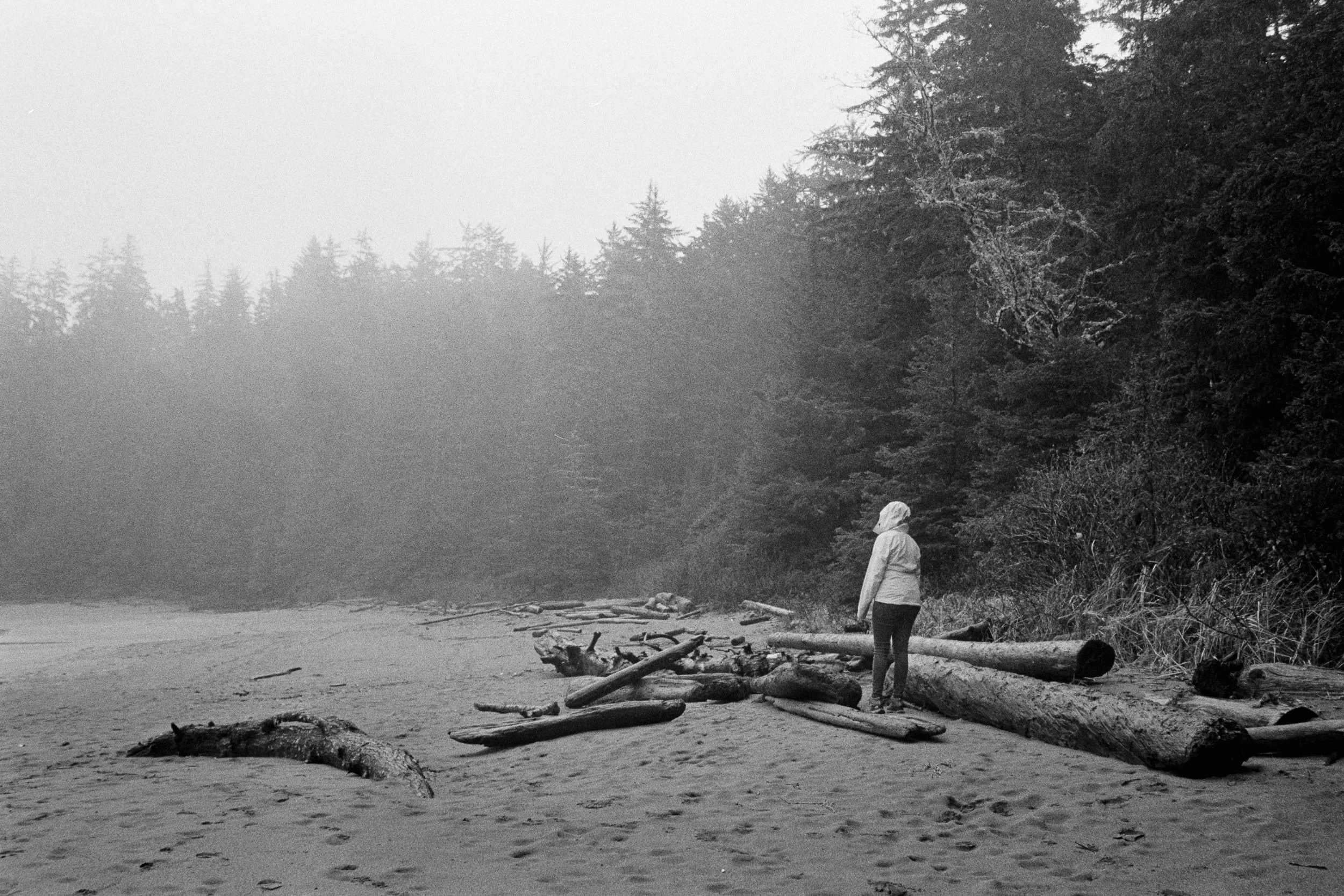 RFerand_BnW78_Elan7_HP5(800)_23_HalfMoon Bay, Ucluelet_SD_WEB.jpg
