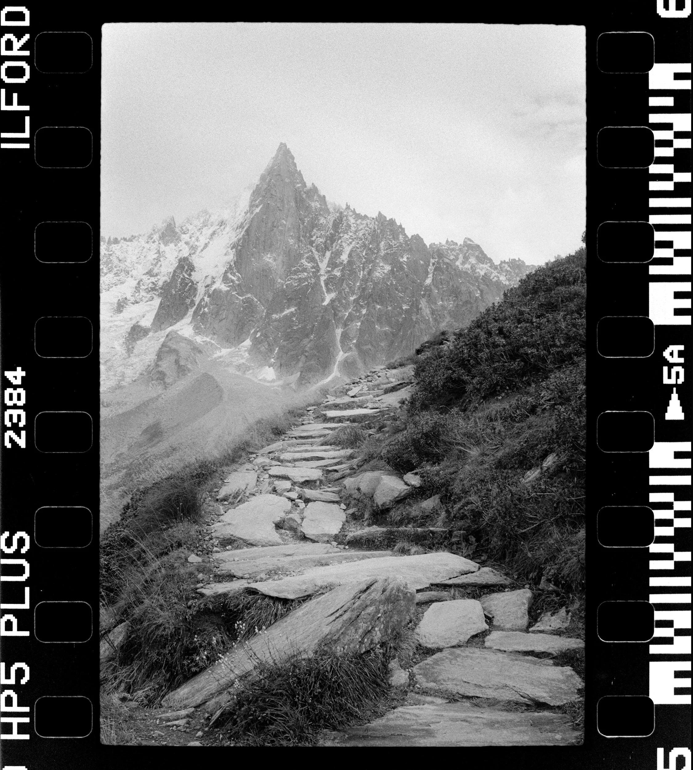 RFerand_BnW68_M6_HP5_17-Aiguille du Dru-HD.jpg