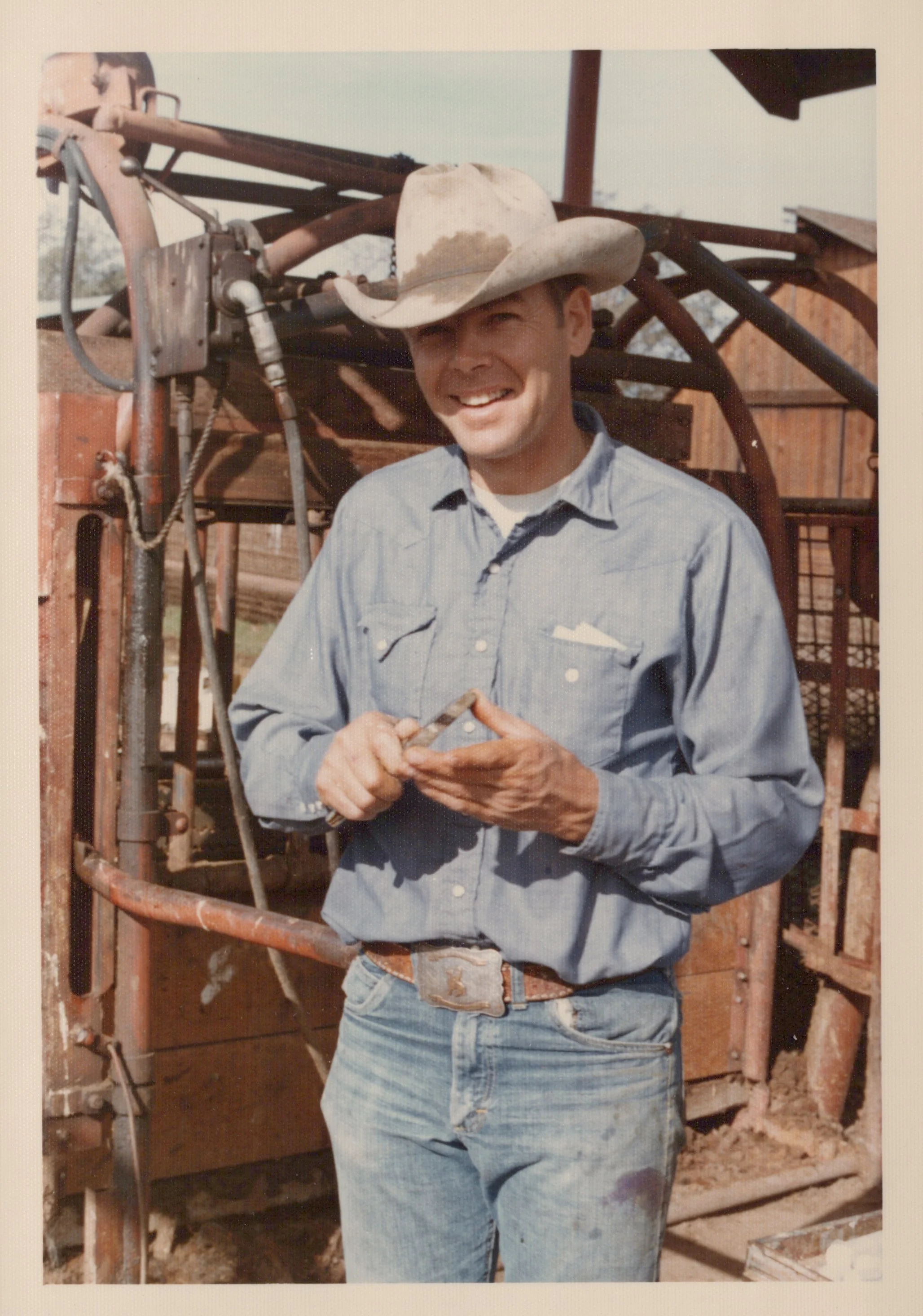 1970s_Doctoring Cattle_0006.jpg