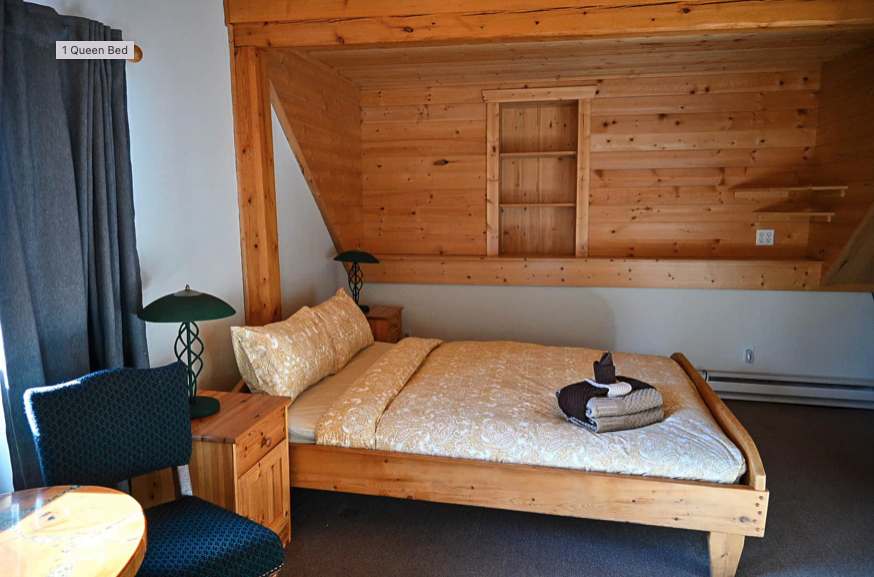 Osprey Room: 1 Queen Bed - 4 Nights Stay