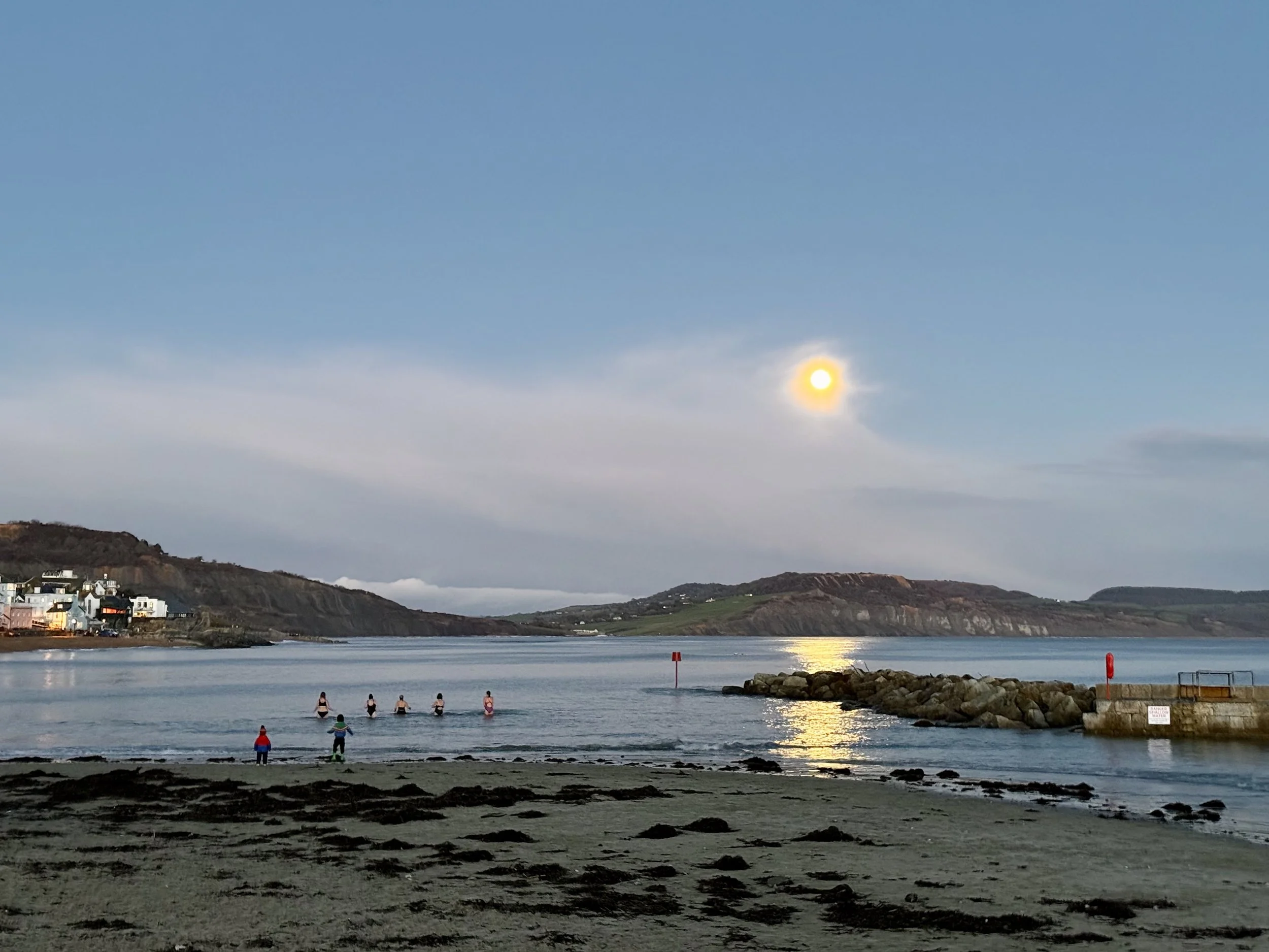 shoreline sauna, nordic bathing, lyme regis, sandy beach,