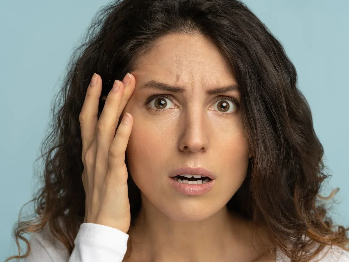 ¿Cómo funciona realmente debajo de los ojos