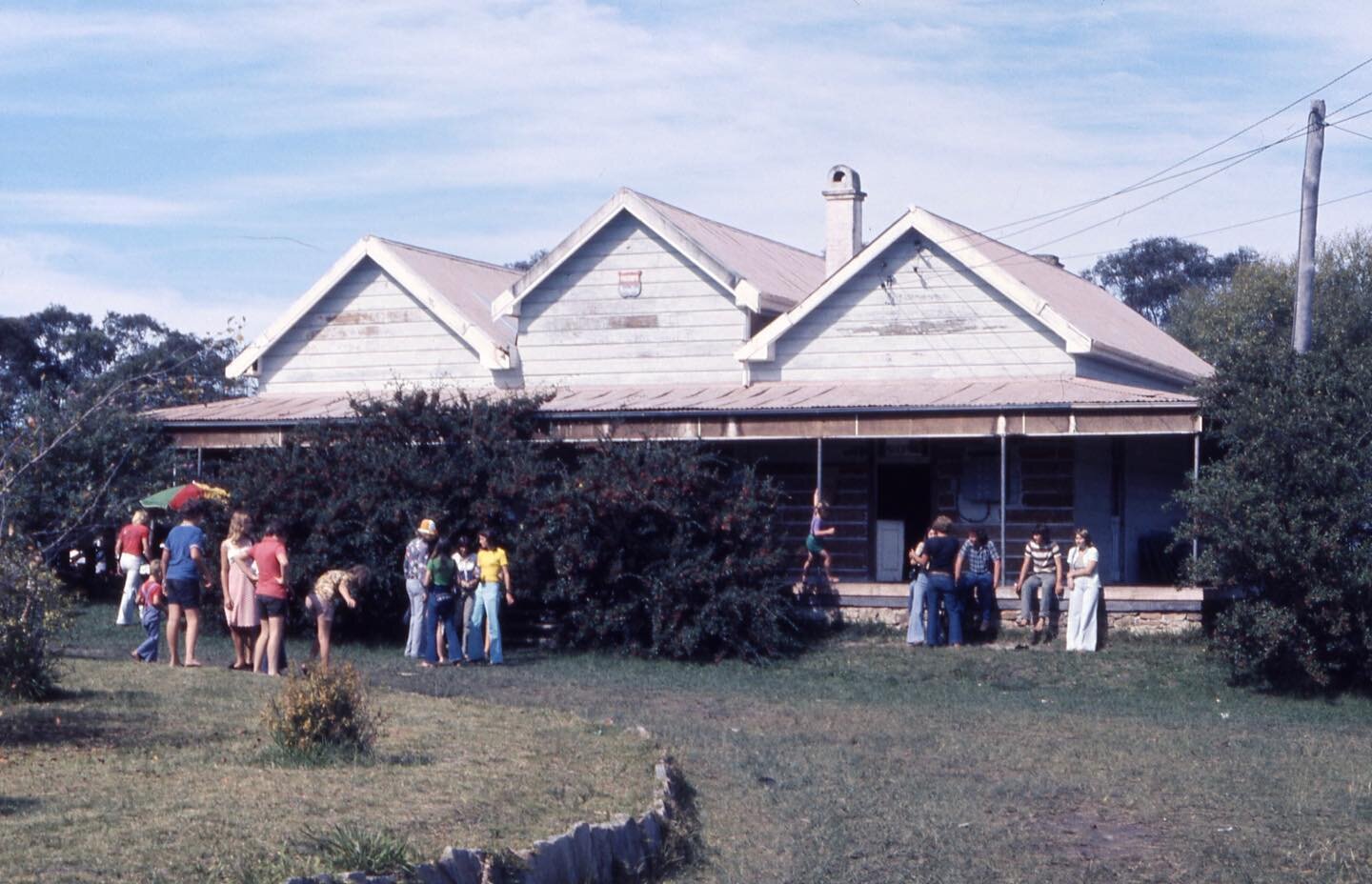 Throwback Thursday! Camp from the 1970s 🎞

1st photo: Front of the Homestead
2nd photo: Concrete slab of the multi-purpose hall
3rd photo: Gathering of teens outside the hall
4th photo: Toilet block
5th photo: Back of the Homestead

#throwback #camp
