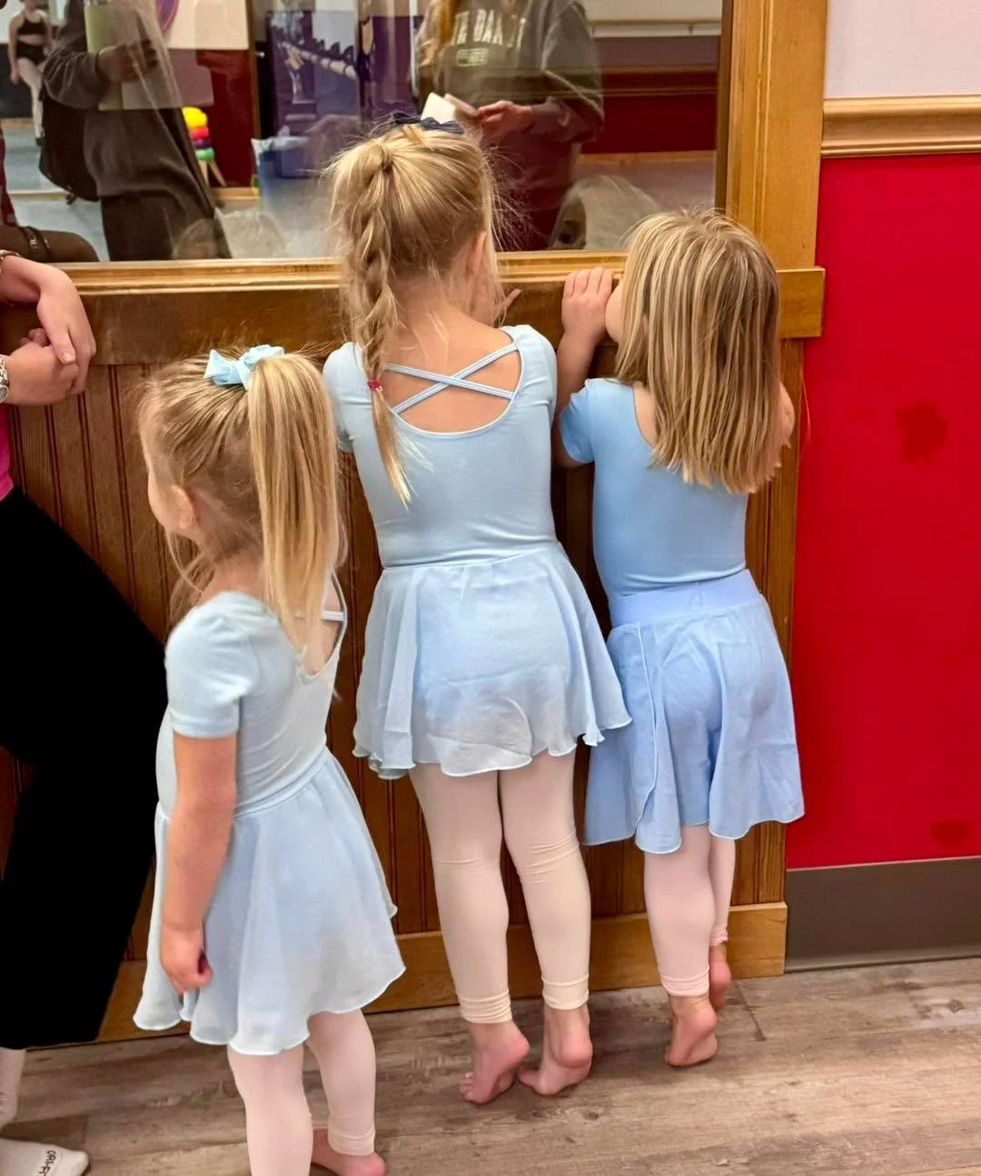 Little eyes watching, BIG dreams growing ✨

#helmerdance #since1982 #danceclass #discoverdance #hudsonwi