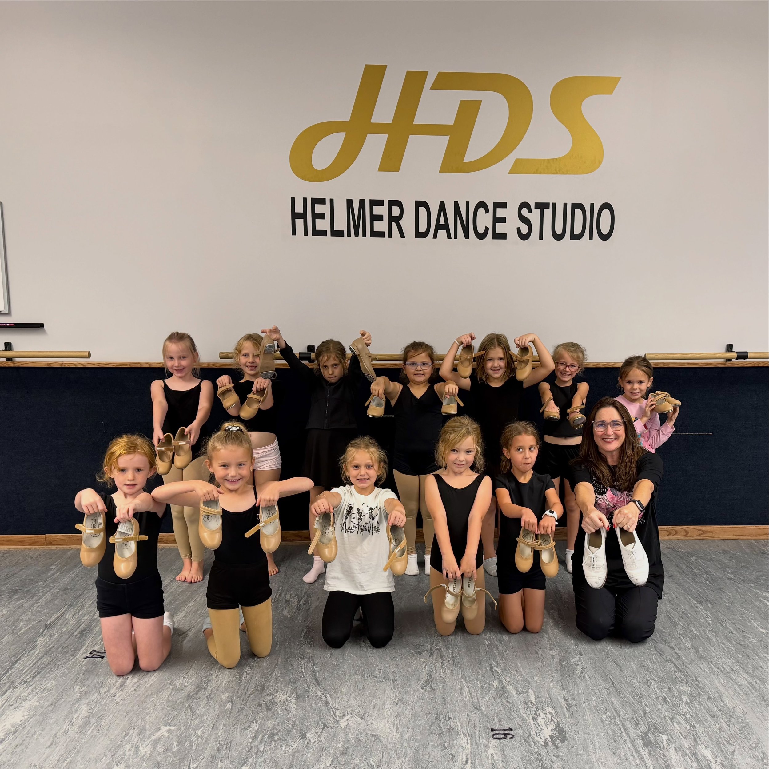 TAP TAP TAP
✔️Mini 1 tap routine complete!

#helmerdance #since1982 #tapdance #minidancers #competitiondance