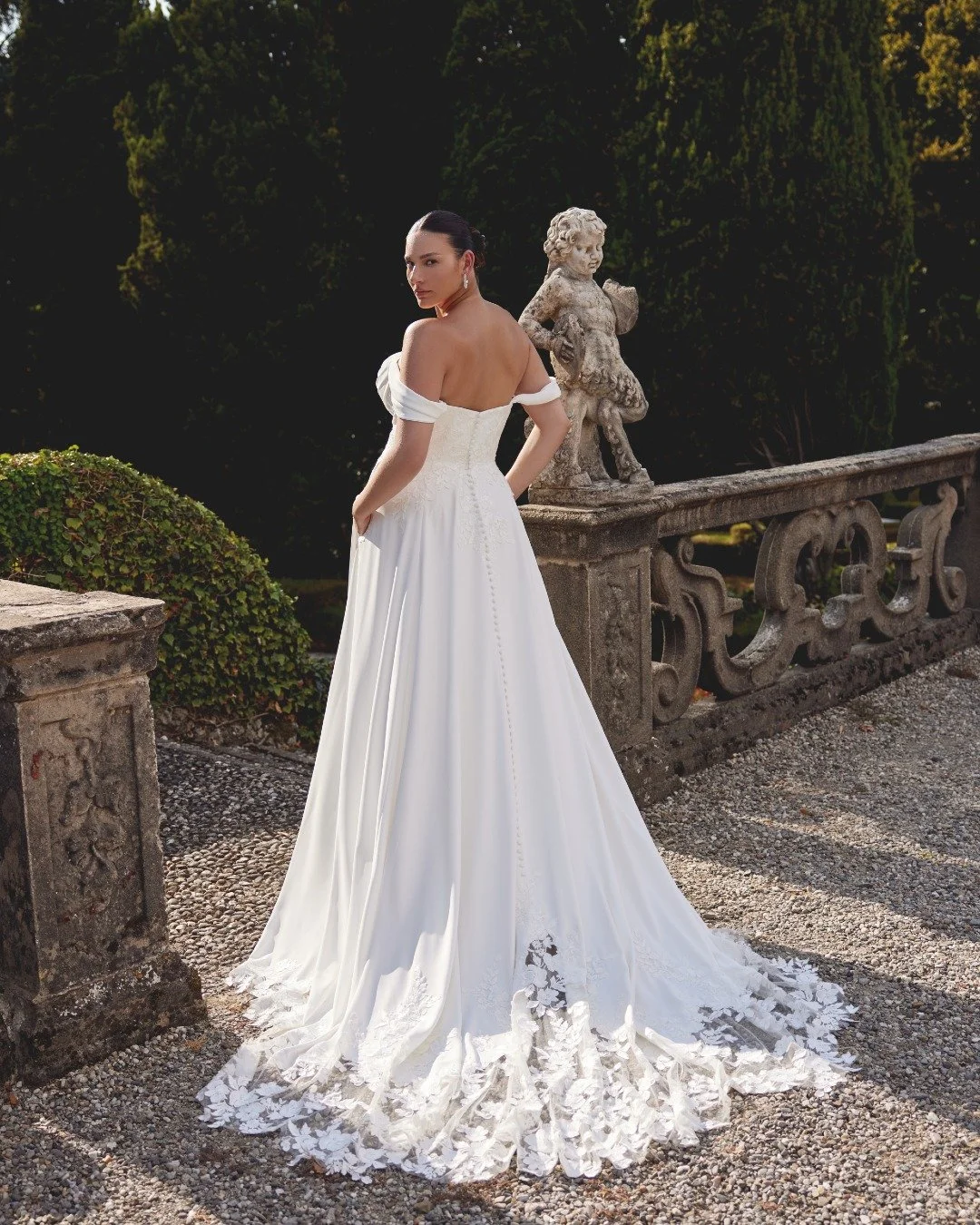 When elegance meets drama &mdash; the 'Julianna' gown turns every step into a statement.✨ Just look at that train&hellip; pure magic.

#missbella #missbellabridal #bridalboutique #bride #debutante #formal #melbournebrides #2025bride #2026bride #sydne