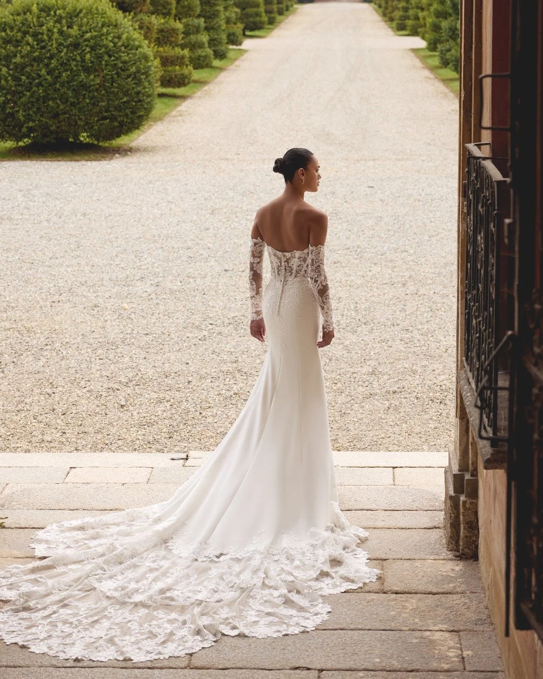 It's all about the details ✨

#missbella #missbellabridal #bridalboutique #bride #debutante #formal #melbournebrides #2025bride #2026bride #sydneyroadbridal #sydneyroadbrunswick #bridesofmelbourne #weddingplanning #photoshoot #justinalexander #style_