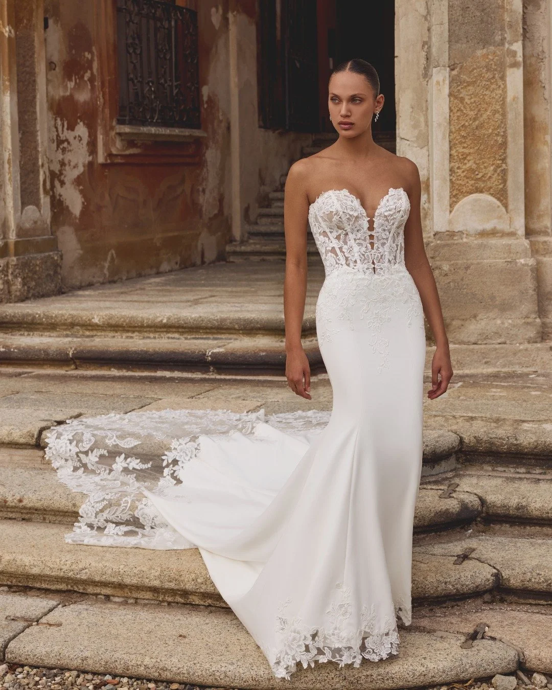 Looking for a Classic Fit and Flare Style? Look no further, we've got you! 

#missbella #missbellabridal #bridalboutique #bride #debutante #formal #melbournebrides #2025bride #2026bride #sydneyroadbridal #sydneyroadbrunswick #bridesofmelbourne #weddi