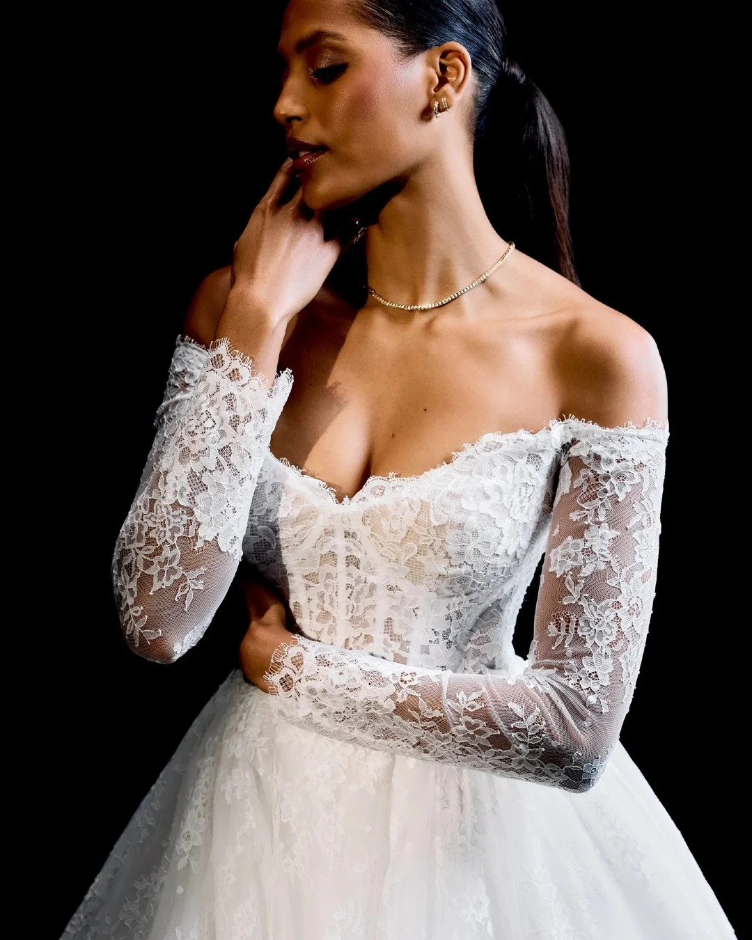 A close up on Miyako ✨

#justinalexander #2025bride #sydneyroadbridal #style_miyako #missbellabrunswick #bridesofmelbourne #weddingdressshopping #weddingdressinspo #weddingstyle