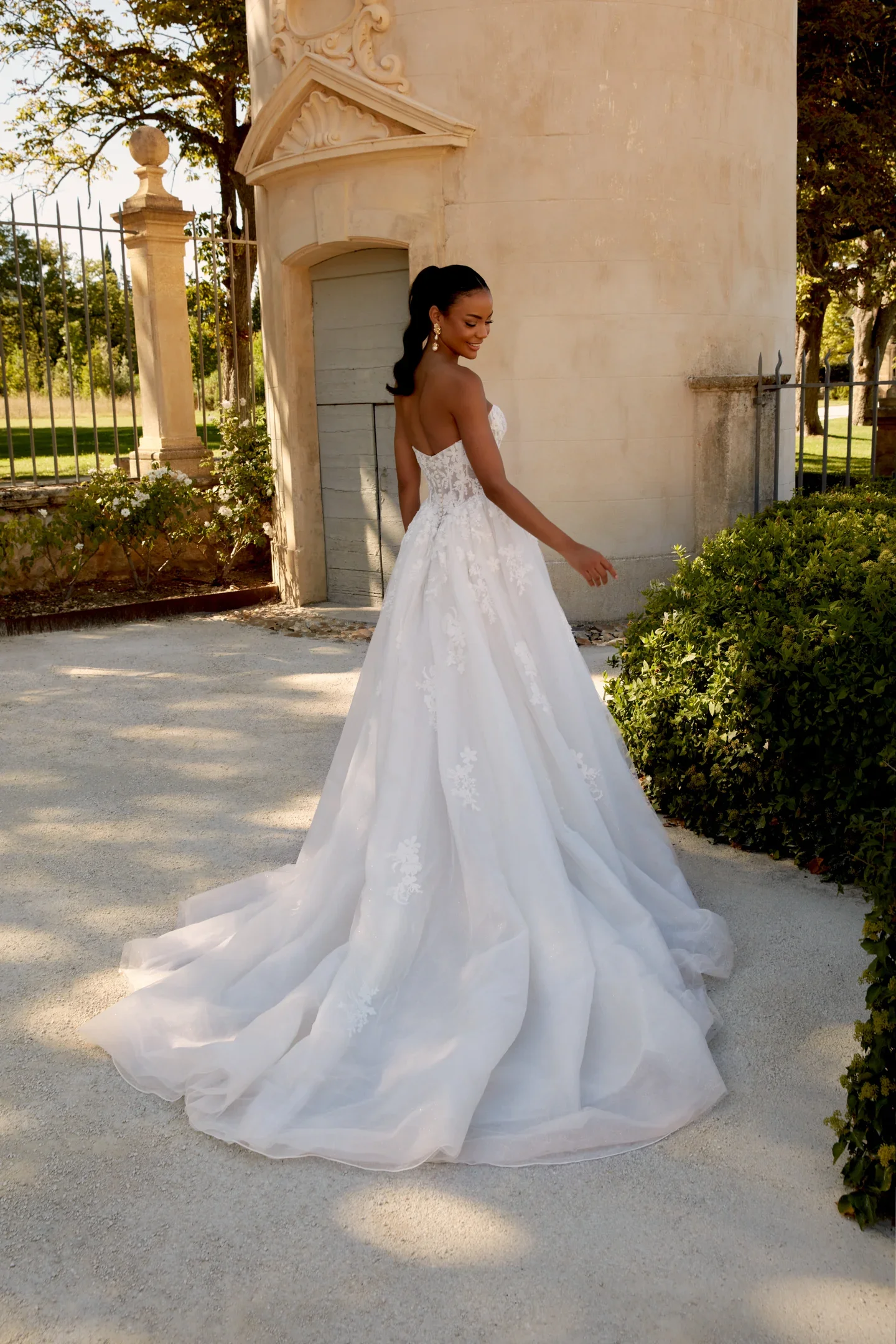 44593_FB_Sincerity-Bridal_2.webp