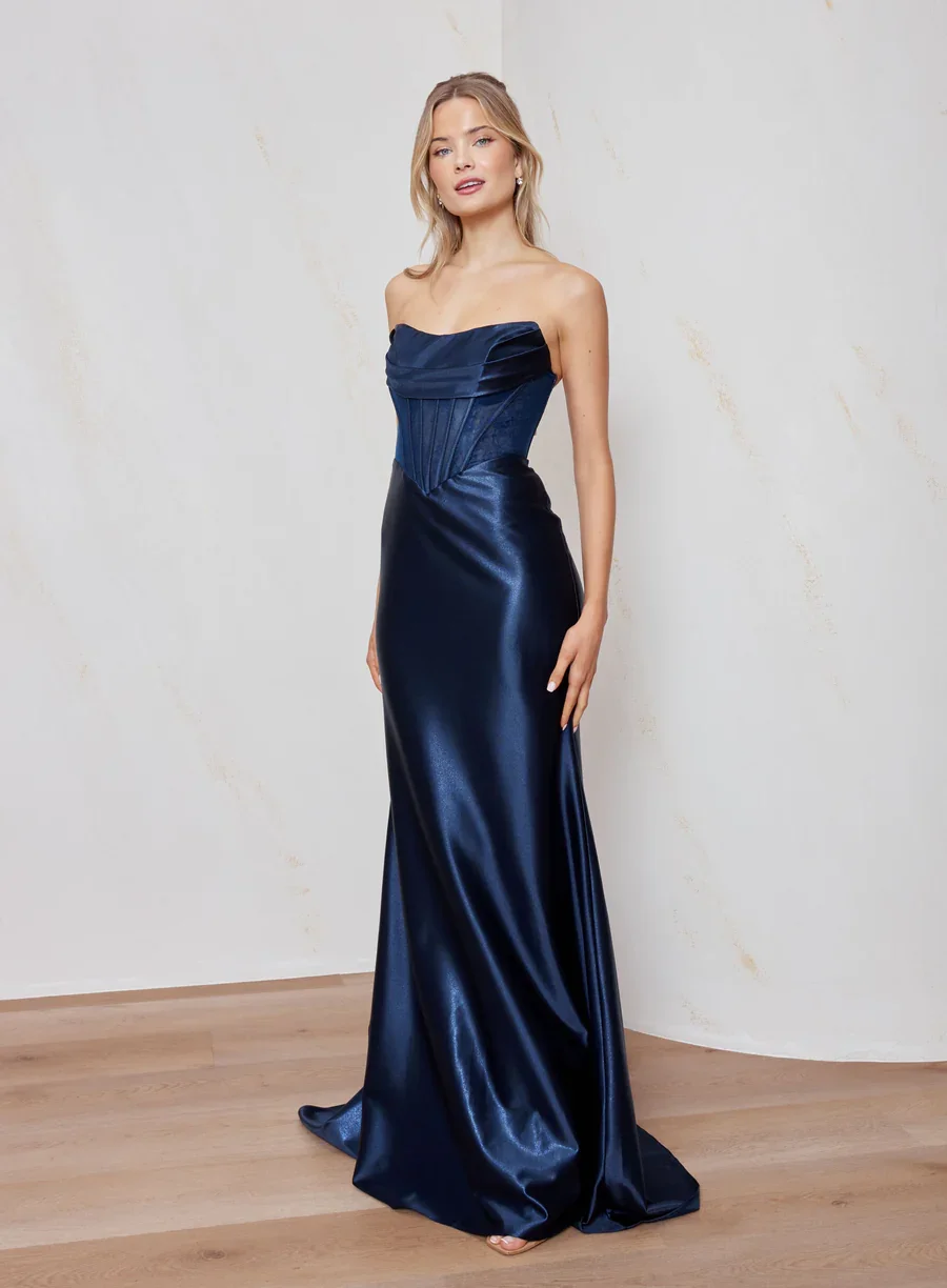 CoroaPO2687_TaniaOlsen_Formal328.webp