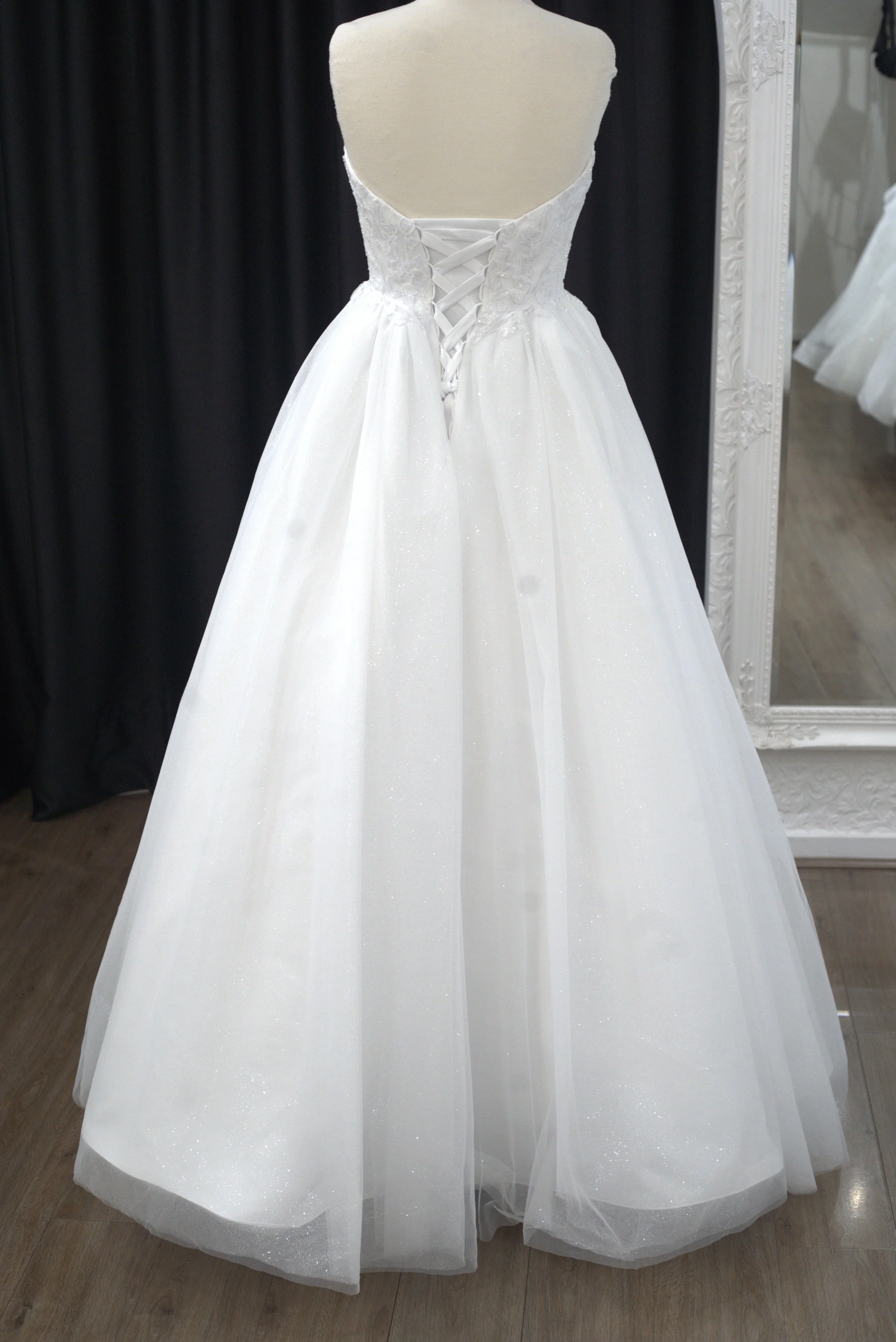 1930 - Anya Back.jpg