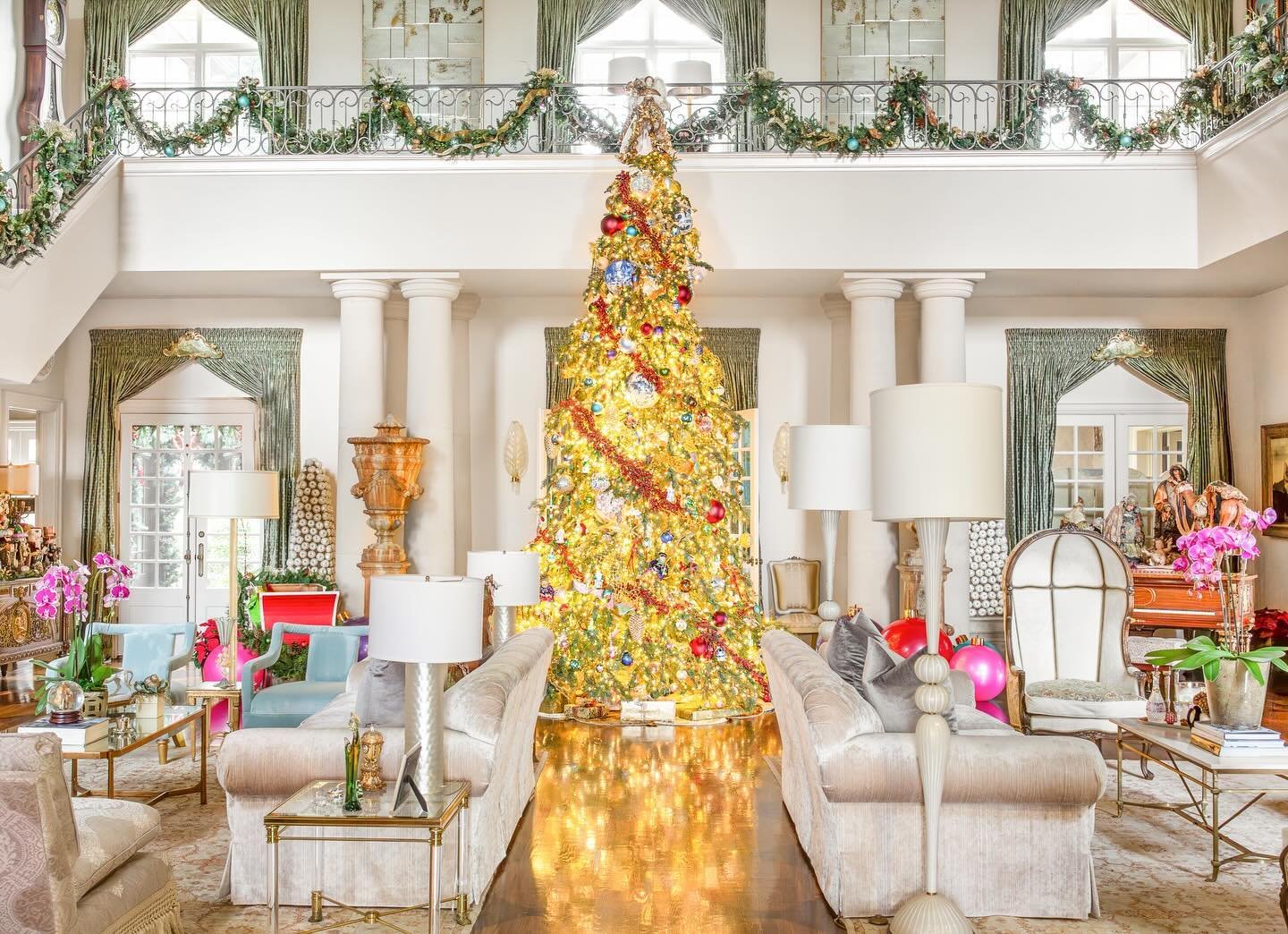 Merry &amp; Bright ✨ Merry Christmas y&rsquo;all!