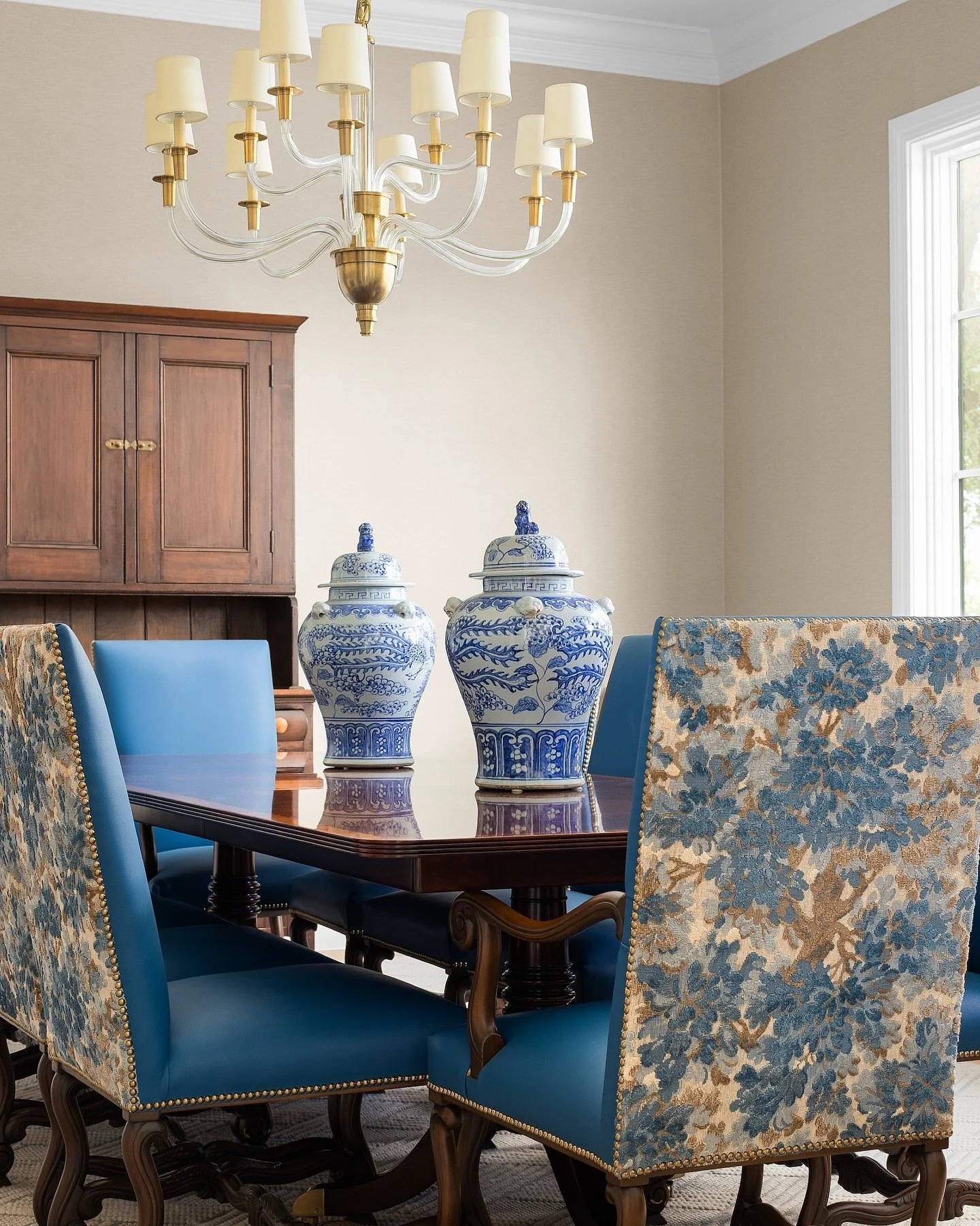 A home is a place for living. Even the most thoughtfully designed spaces embrace the flow of daily life, complete with sunbeams and everything in between.