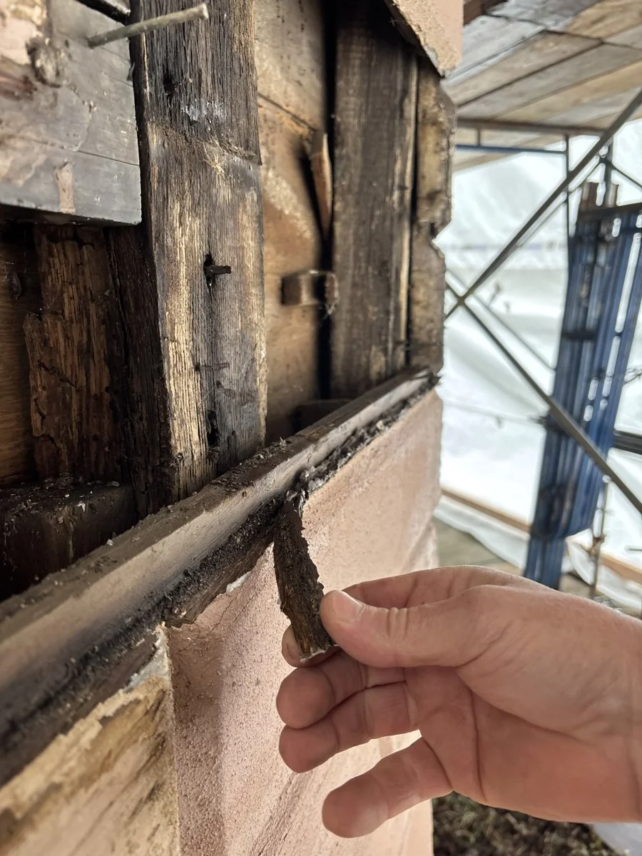 Fs 01 Caulk between layers of siding 