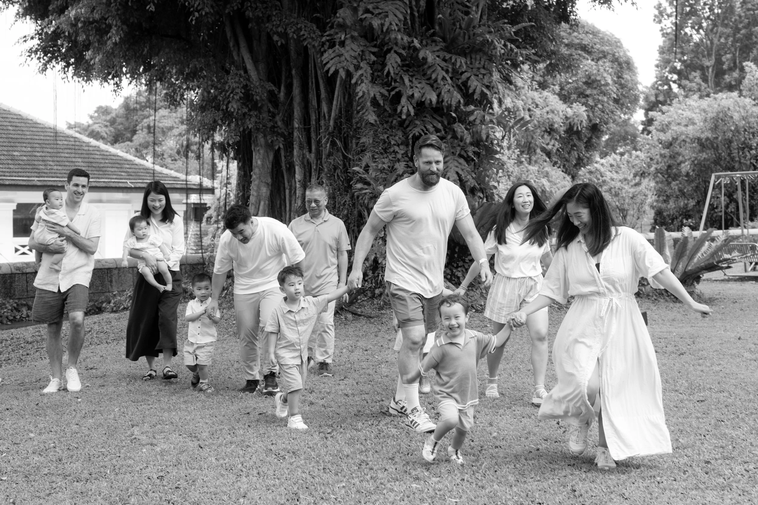 Multigenerational extended family session :)