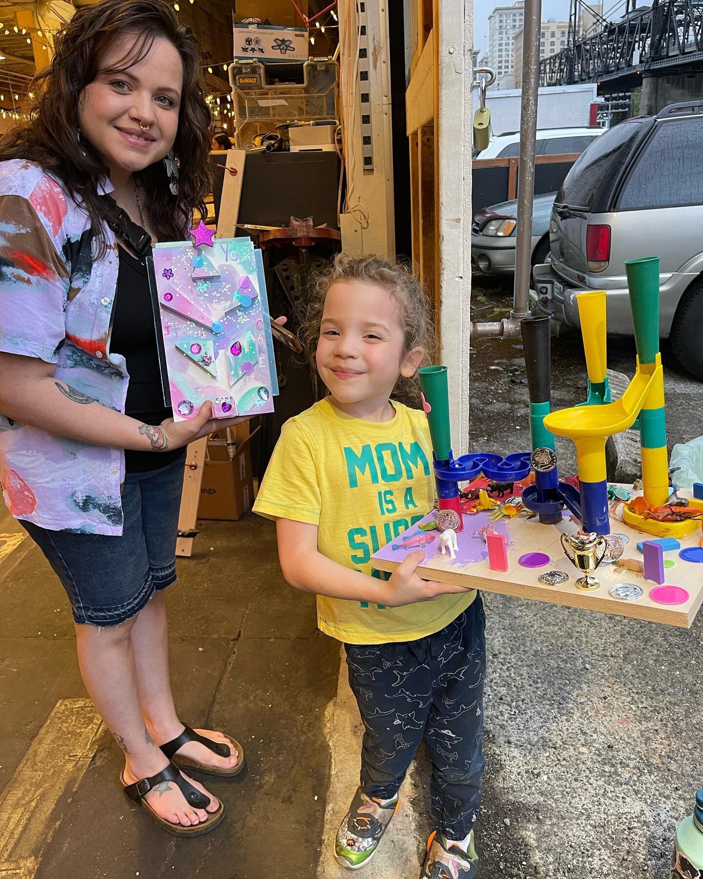 Karoake, snacks, craft activity and a Tacoma cityscape mini putt course for the win! 

Craftaroake!!

While folks sang their hearts out with Luis @lui5_gc , we played on @olivia_phaze custom Rube Goldberg mini putt and build our own mini sized marble