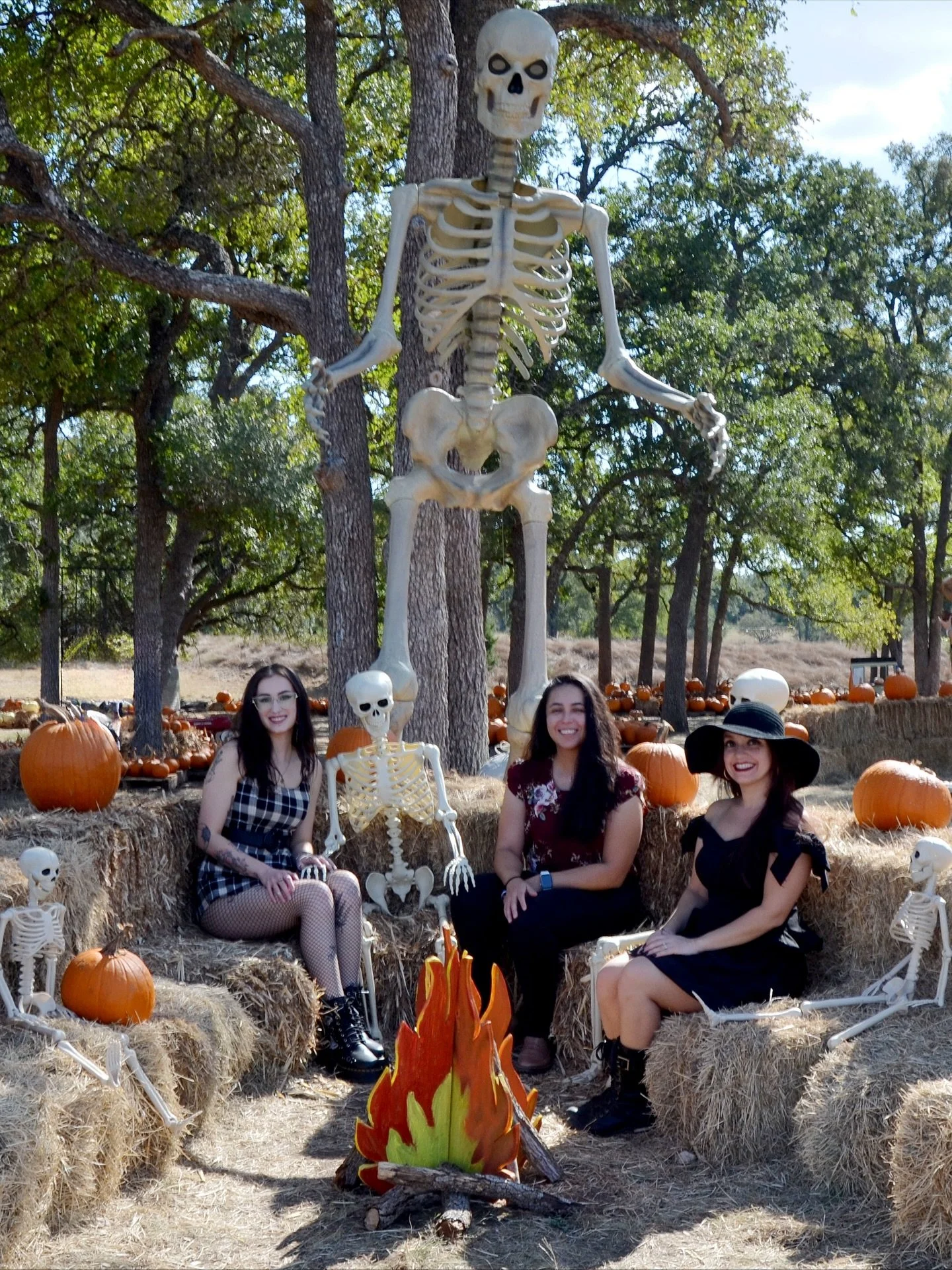 What a great outing with this awesome team of mine at @bulverdepumpkinpatch ๐๐ป This patch not only has pumpkins but lots of fun activities, too! 
Self-schedule your new patient exam any time at the link in bio or text or call 830.357.7177 ๐Questio