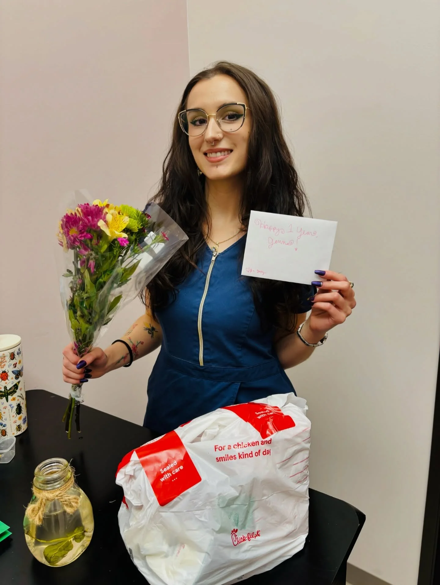 This week we celebrated Jenna&rsquo;s 1 Year Anniversary as part of the Darling Dentistry team. 🎉🥳🎈
Jenna is a registered dental assistant who assists clinically and with front desk. Jenna has so much natural compassion and empathy for patients, a