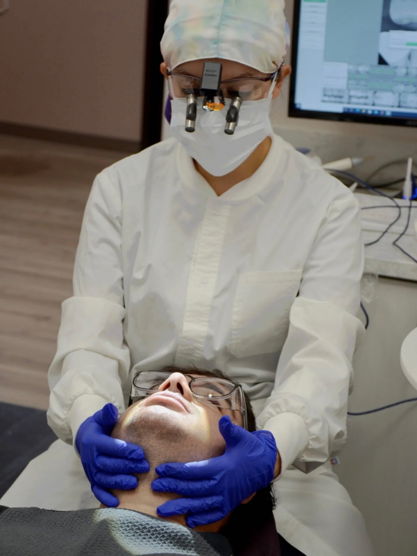 April is #OralCancerAwarenessMonth Oral cancer takes the life of one person in America every hour in every day.  Oral cancer screenings are one of the many reasons to try to stay regular with your dental visits. 💗 Your dental care providers should s