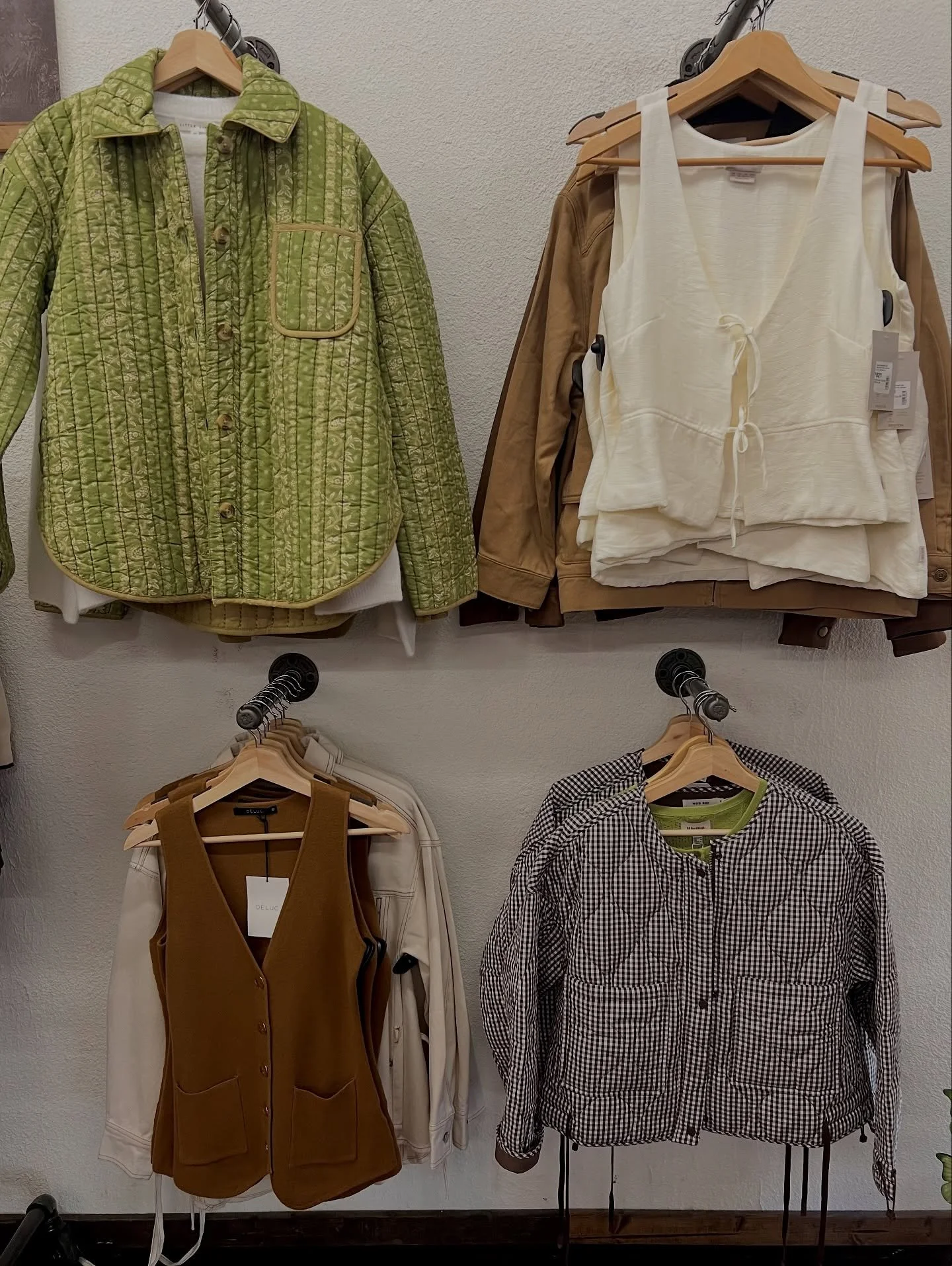 Fall colors are in at Restyle! Swing by to check out our seasonal clothing and accessories 🍂🌲